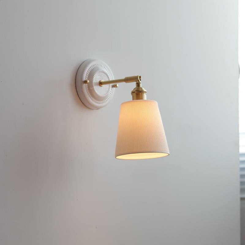 Vintage Ceramic & Brass Wall Sconce – Elegant Lighting for Bedrooms & Hallways T265