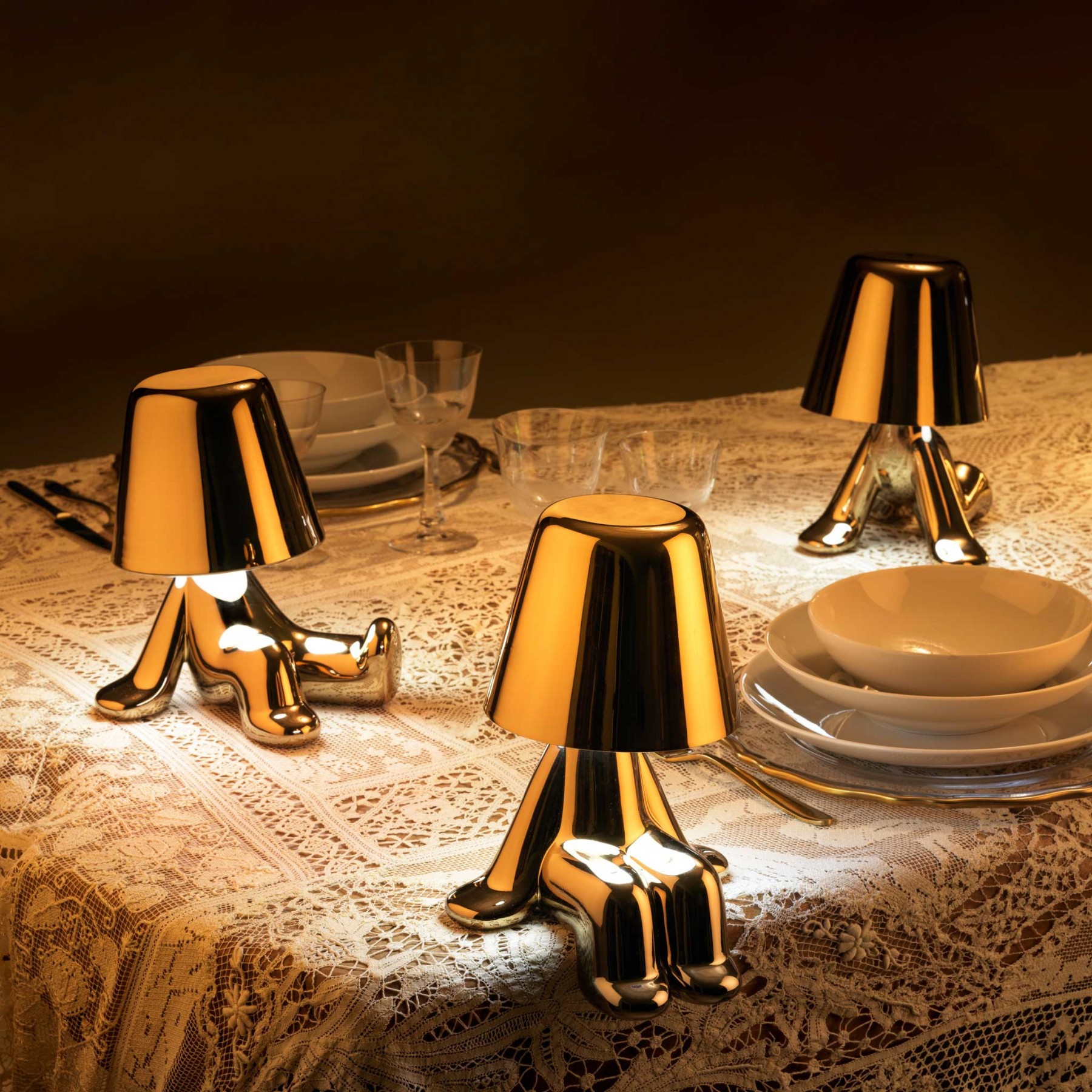 Aurabrova Human Figure Table Lamp - Modern Sculptural Design for Living Room