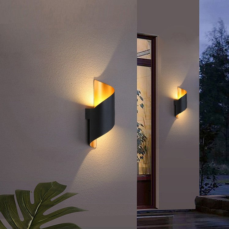 Modern Curl Twisted LED Wall Light M38