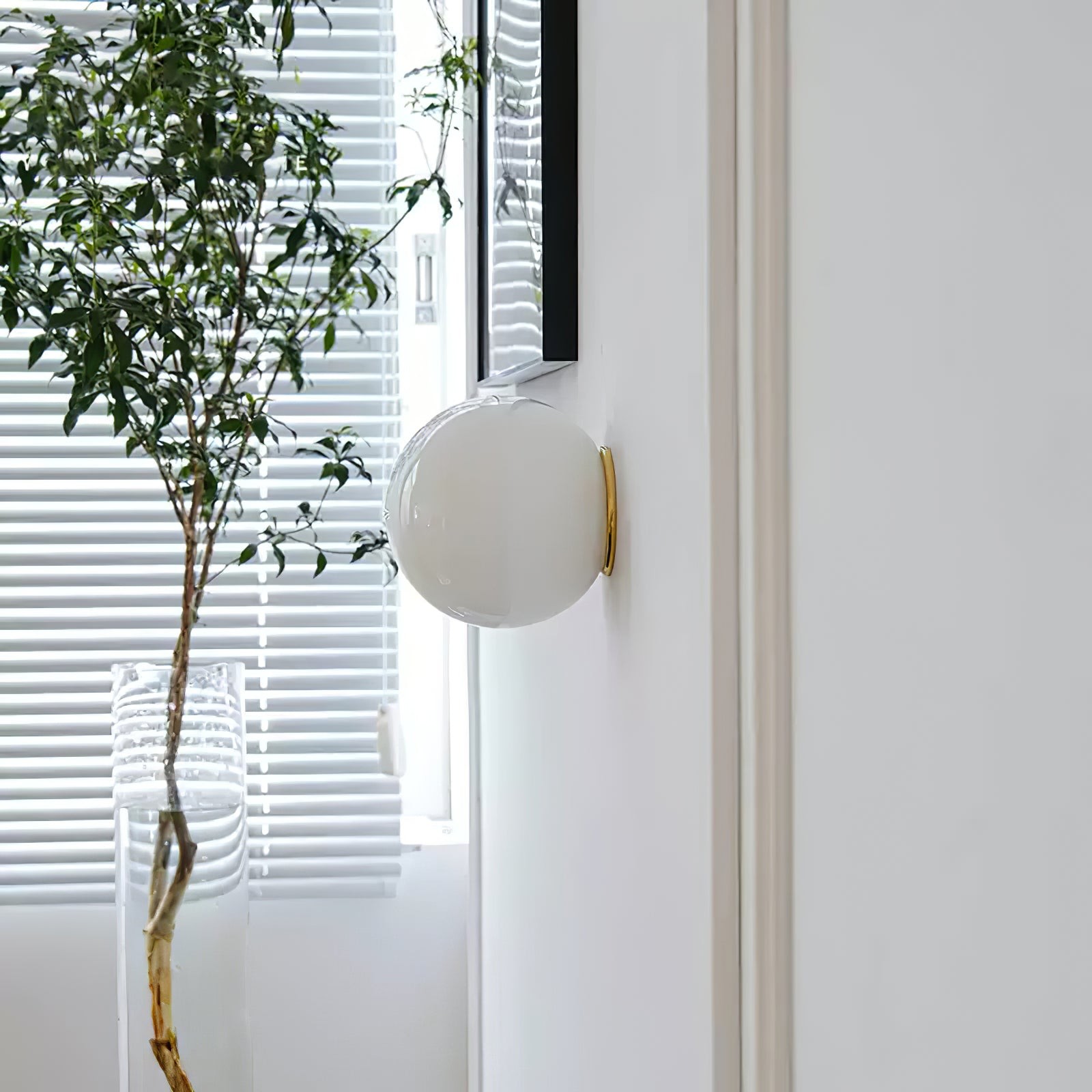 Minimalist Bauhaus Orb Style Wall Lamp M550