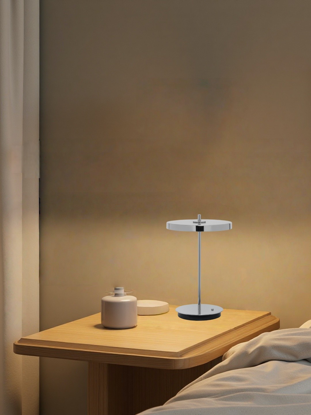 Nordic Monochrome Table Lamp – Portable Light for Any Room G103