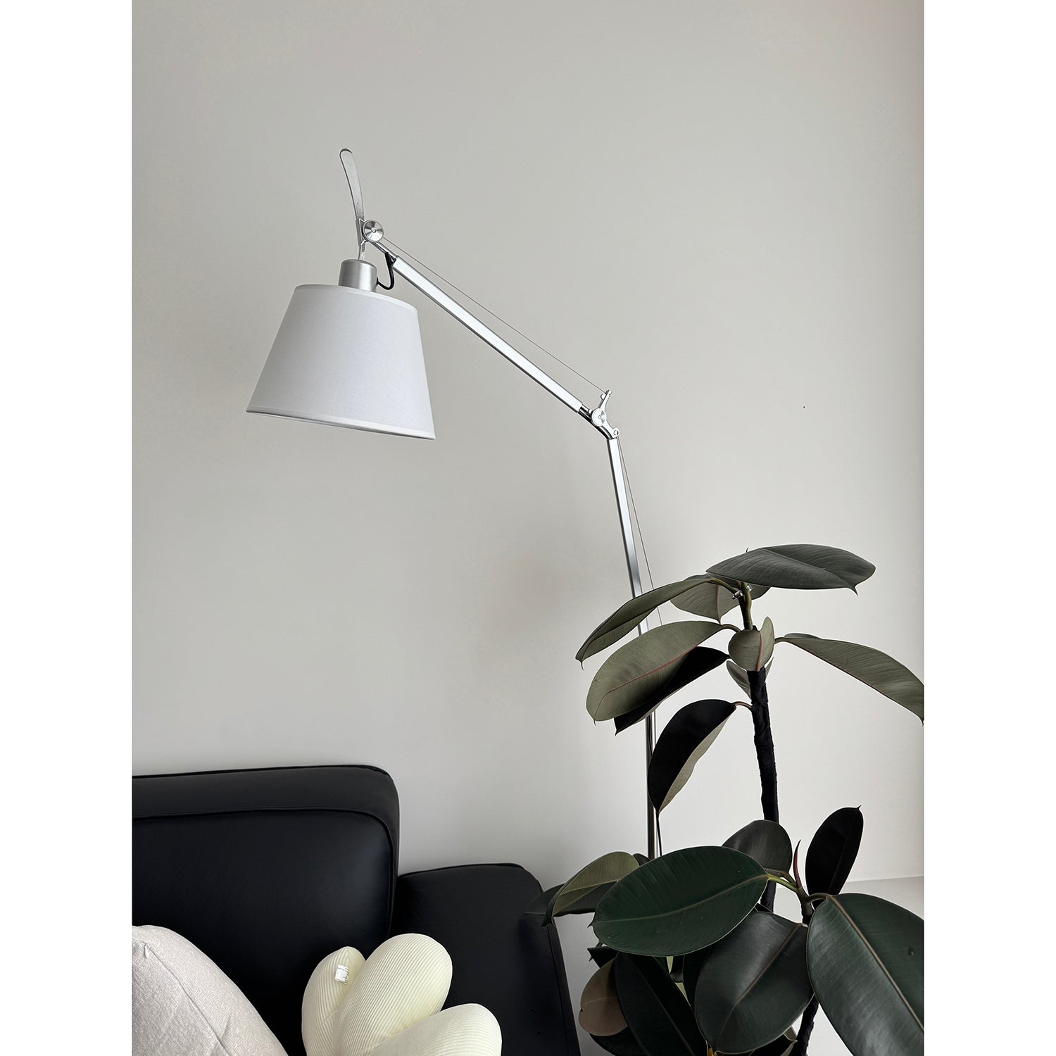 Velthea Floor Lamp T1937
