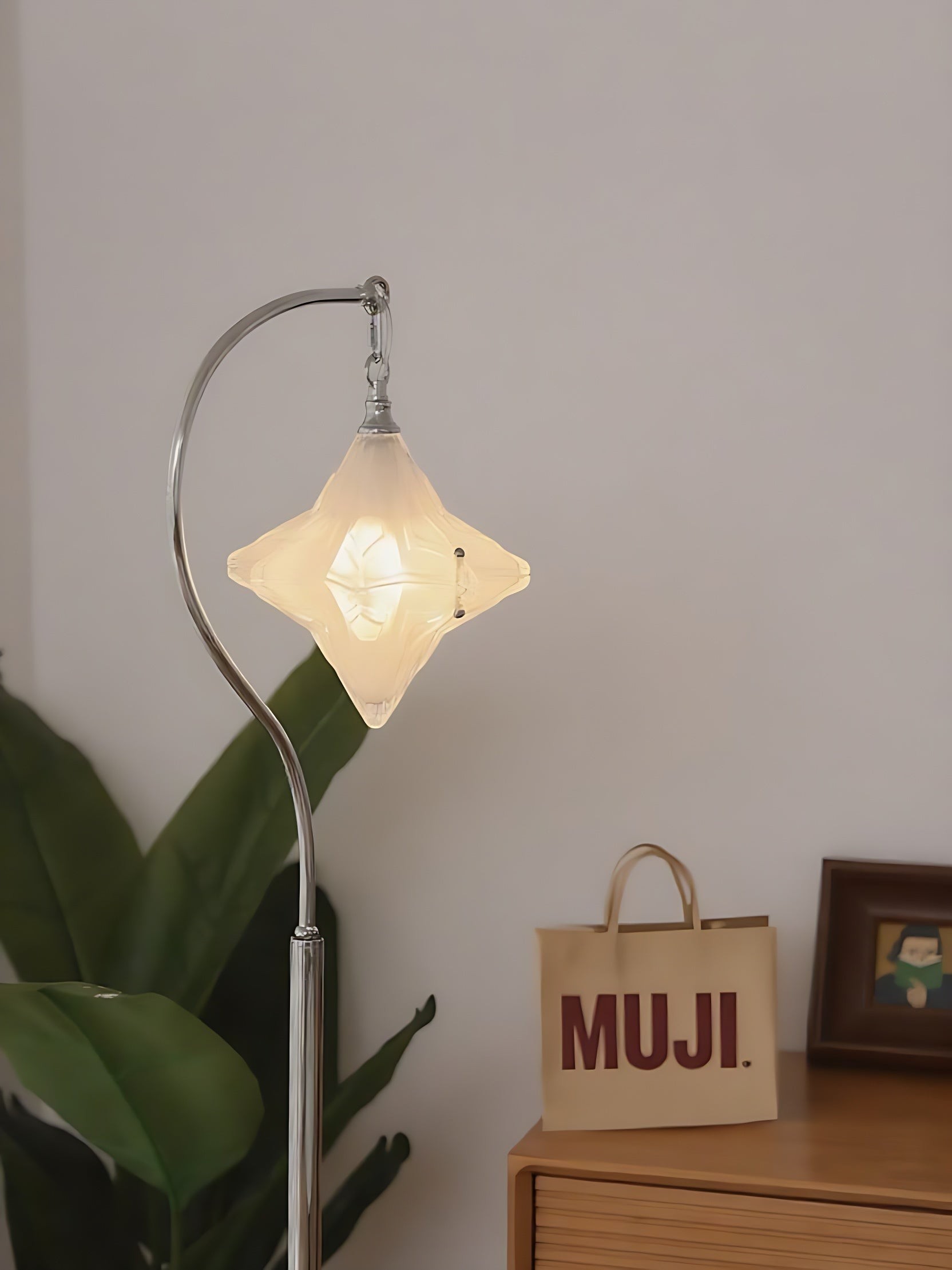 Art Deco Star Floor Lamp - Modern Standing Lamp for Living Spaces - Astris Orion T438