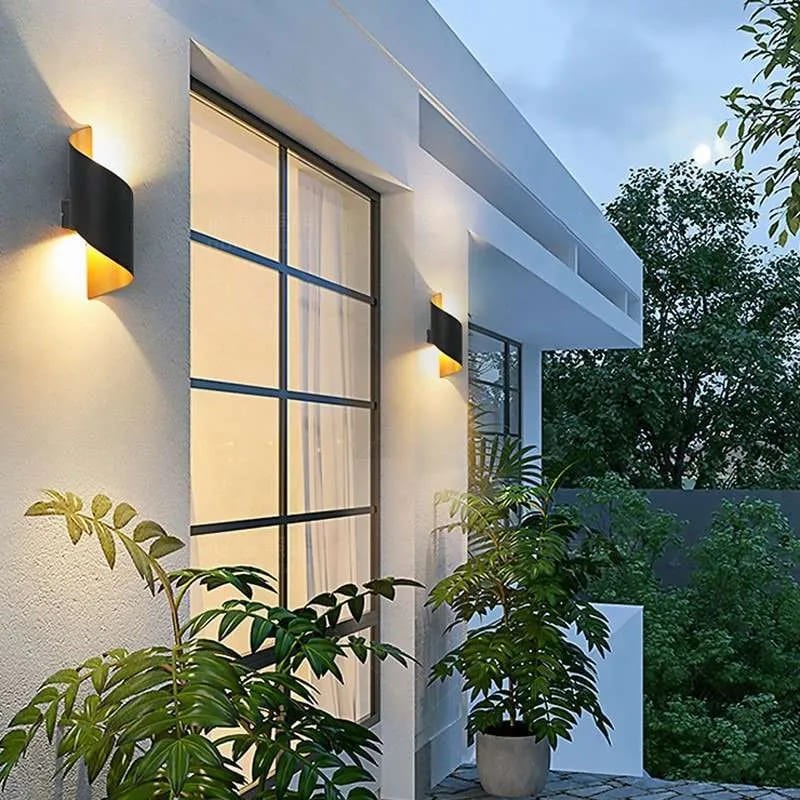 Modern Curl Twisted LED Wall Light M38
