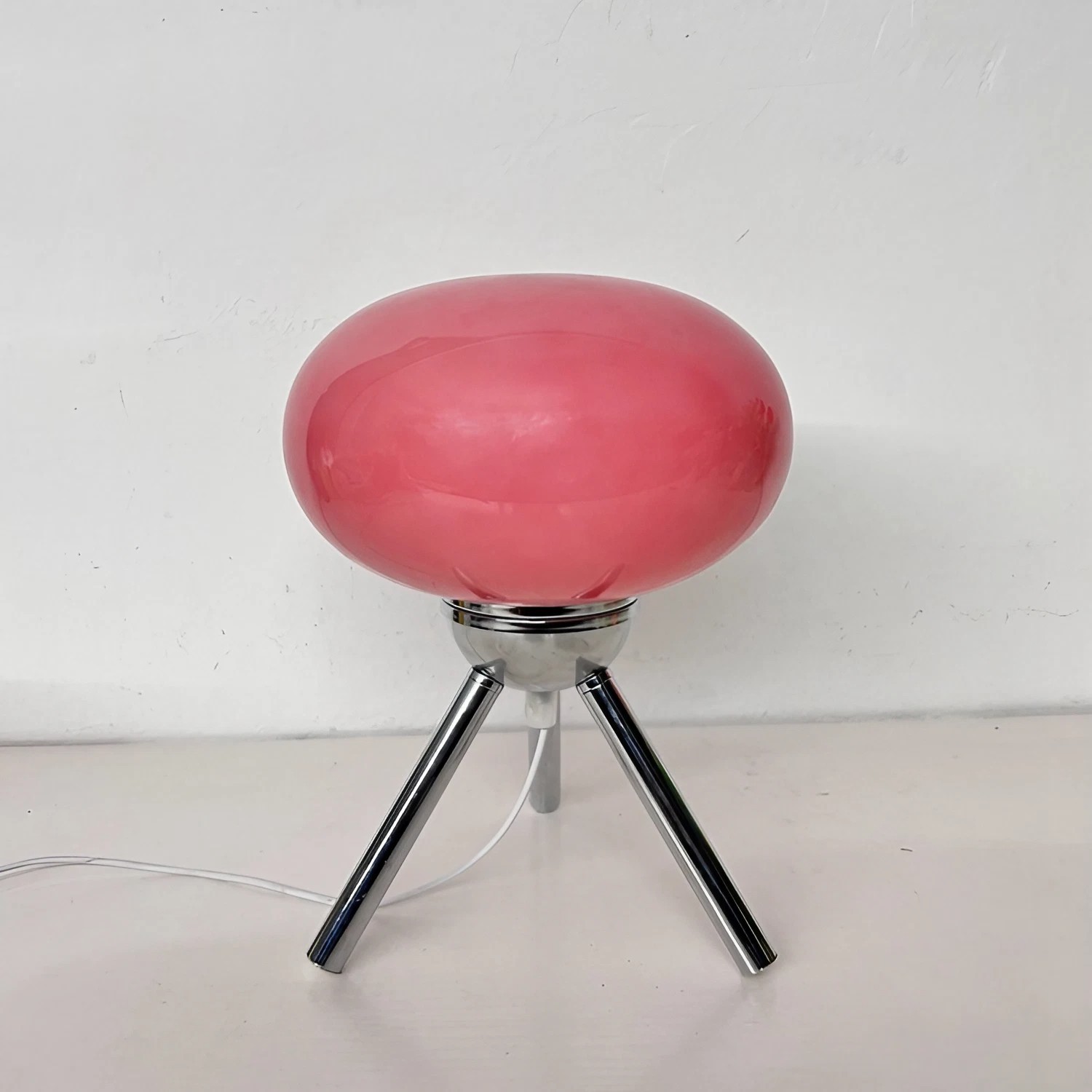 Bauhaus Tripod Glass Table Lamp S25