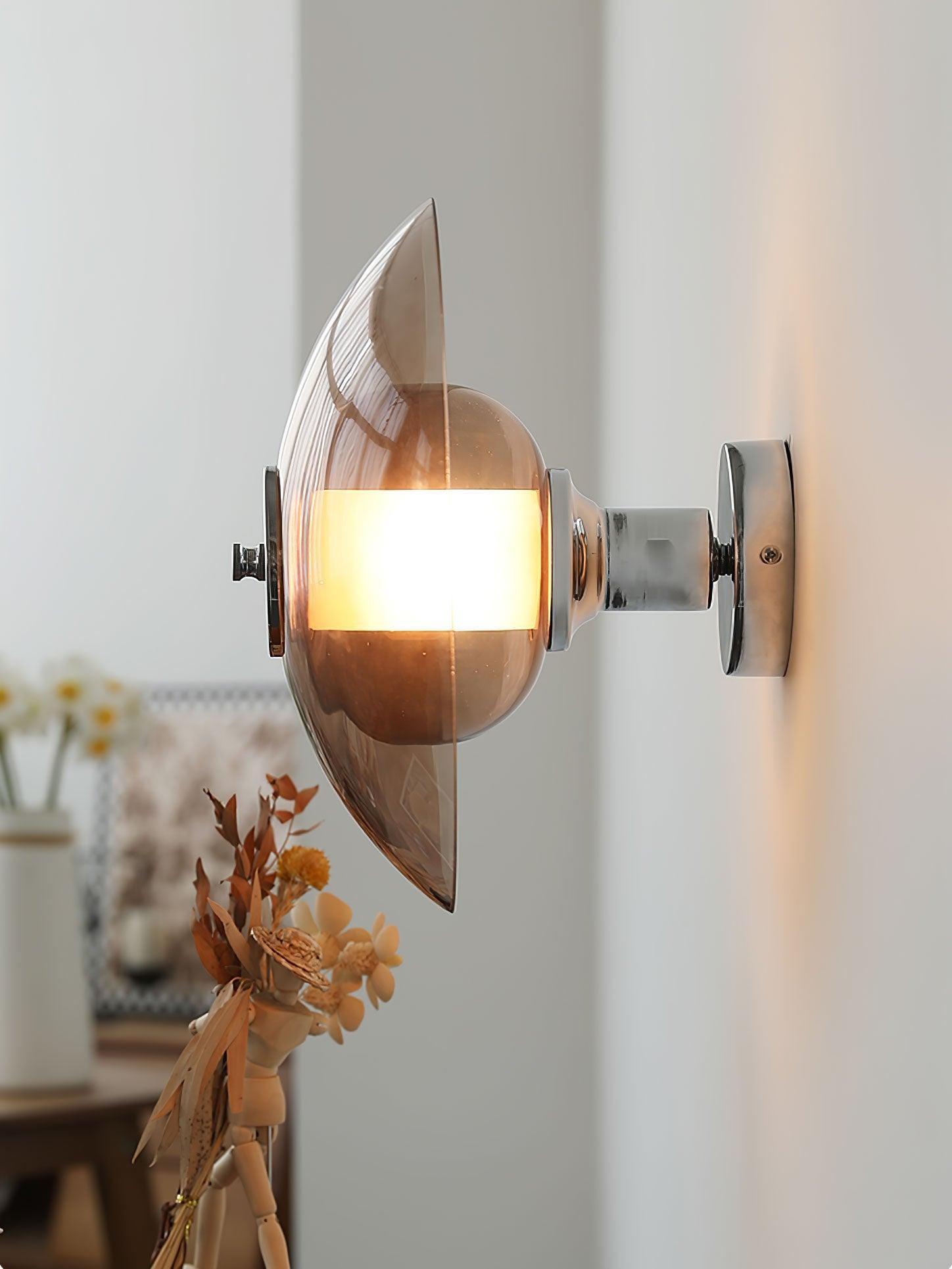 Flying Saucer Plug-in Wall Light M365
