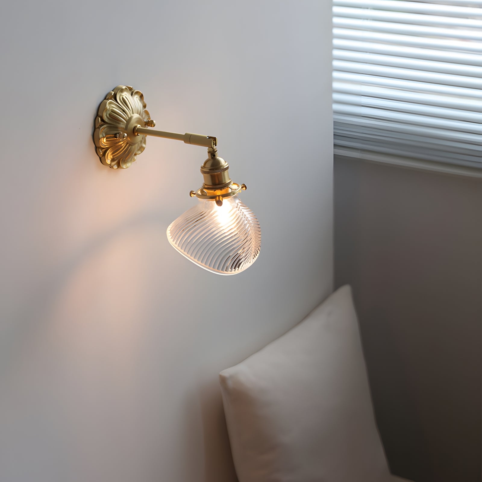 Nacre Petal Wall Lamp T1550
