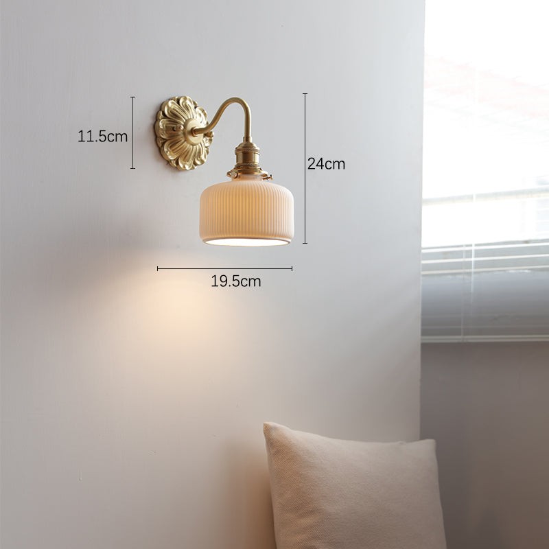 Elegant Ceramic and Brass Wall Sconce for Living Room and Hallway T432