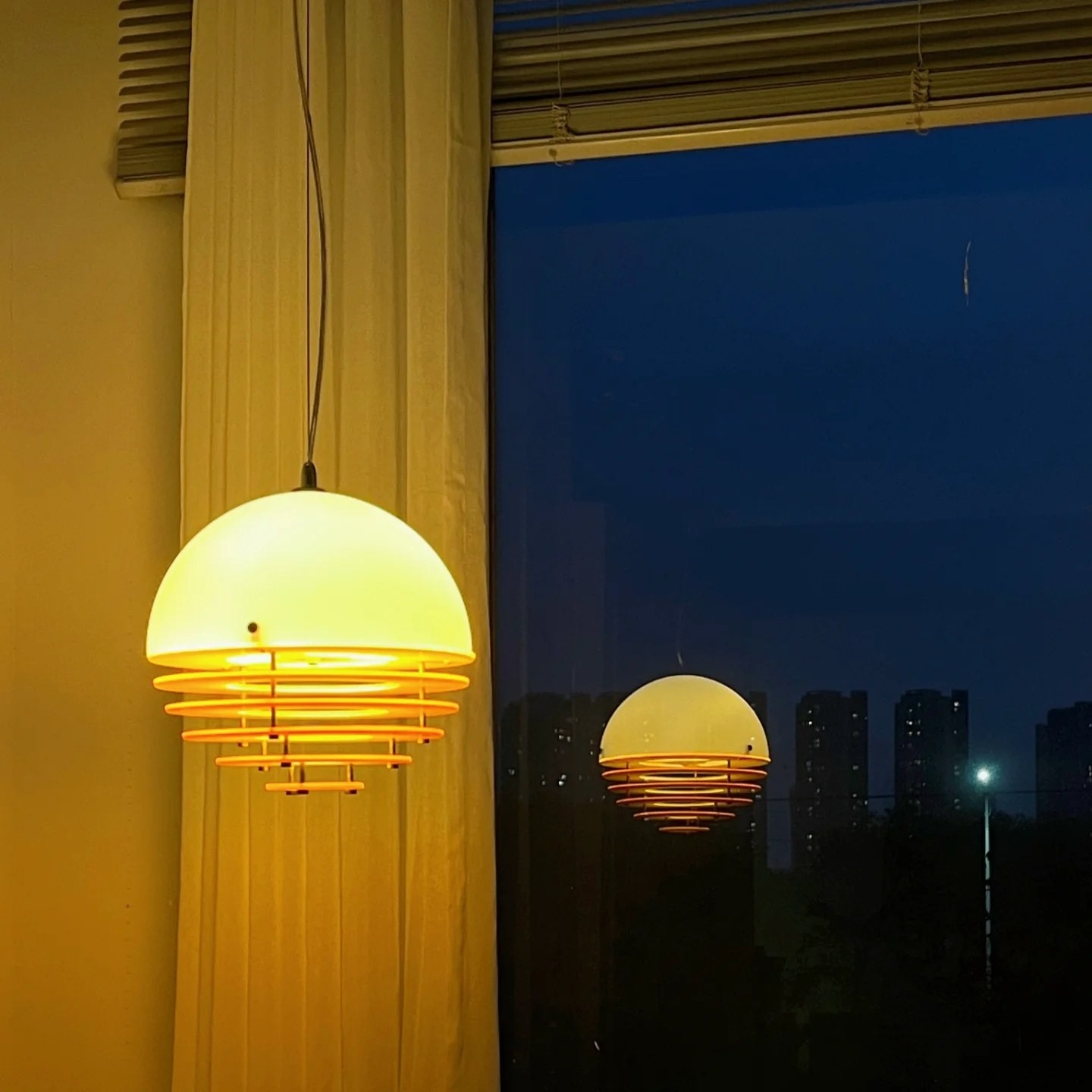 Bauhaus Sunset Pendant Lamp - Warm Ambient Lighting for Living Room S213