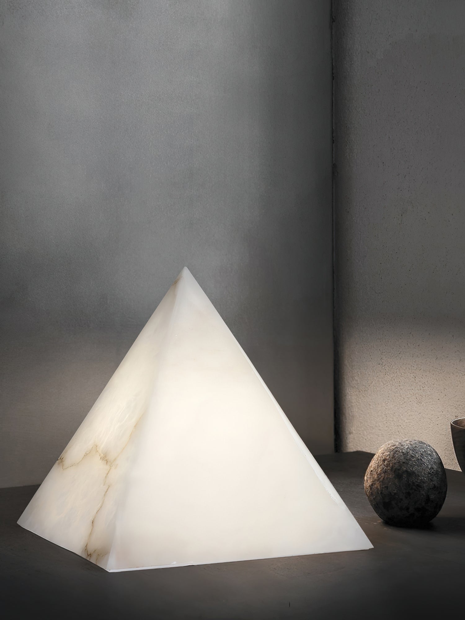 Alabaster Pyramid Table Lamp T1652