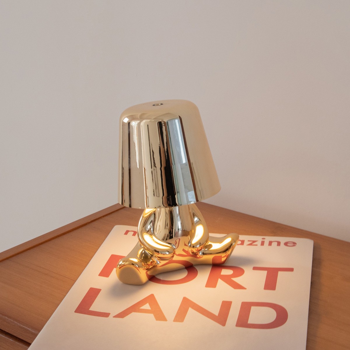 Aurabrova Human Figure Table Lamp - Modern Sculptural Design for Living Room