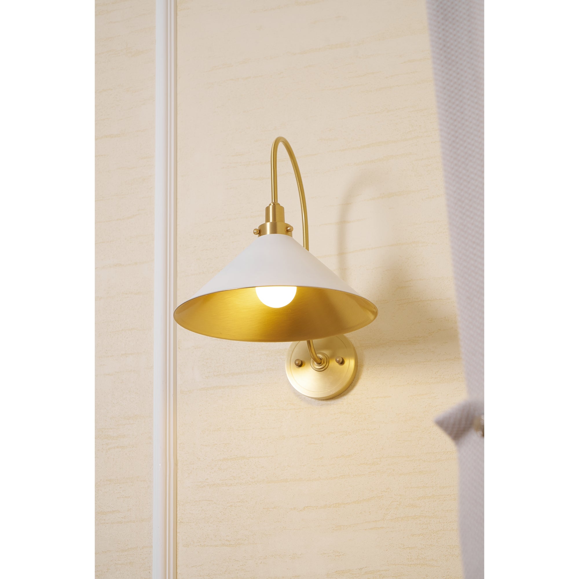 Clivedon Wall Lamp T1816