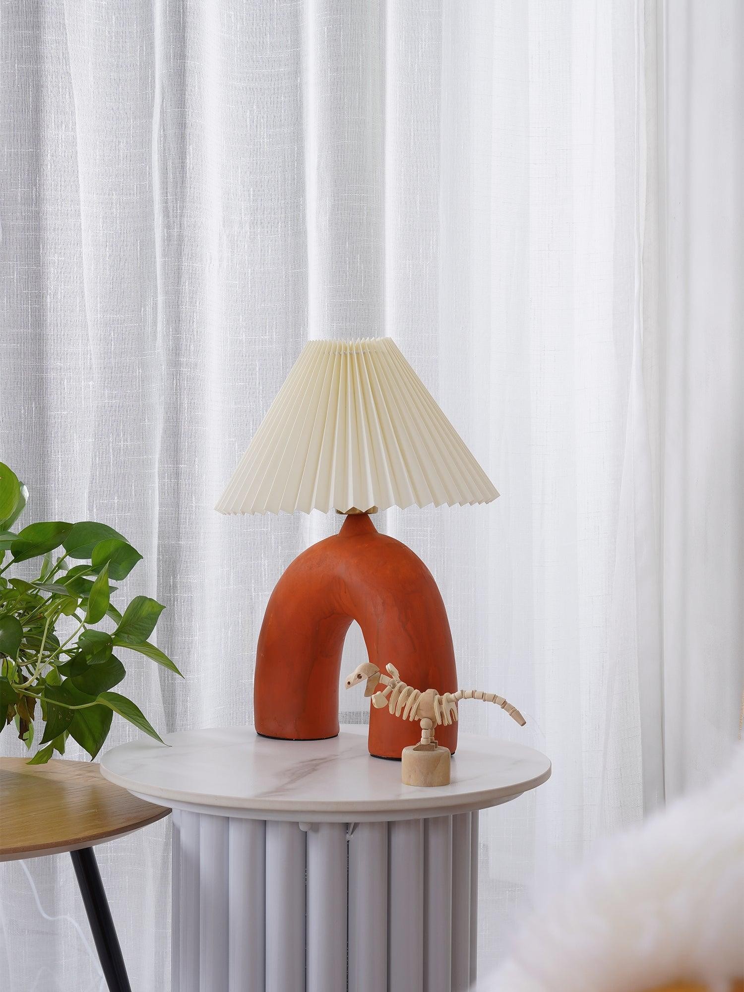 Arched Pleated Table Lamp M391
