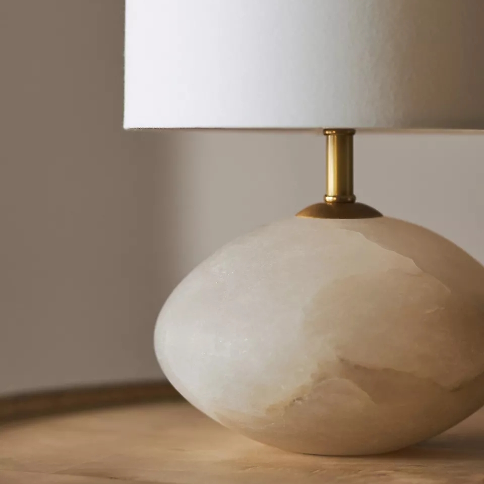 Albi Table Lamp Sleek Cylinder Base - Warm Glow for Modern Interiors and Small Spaces T724