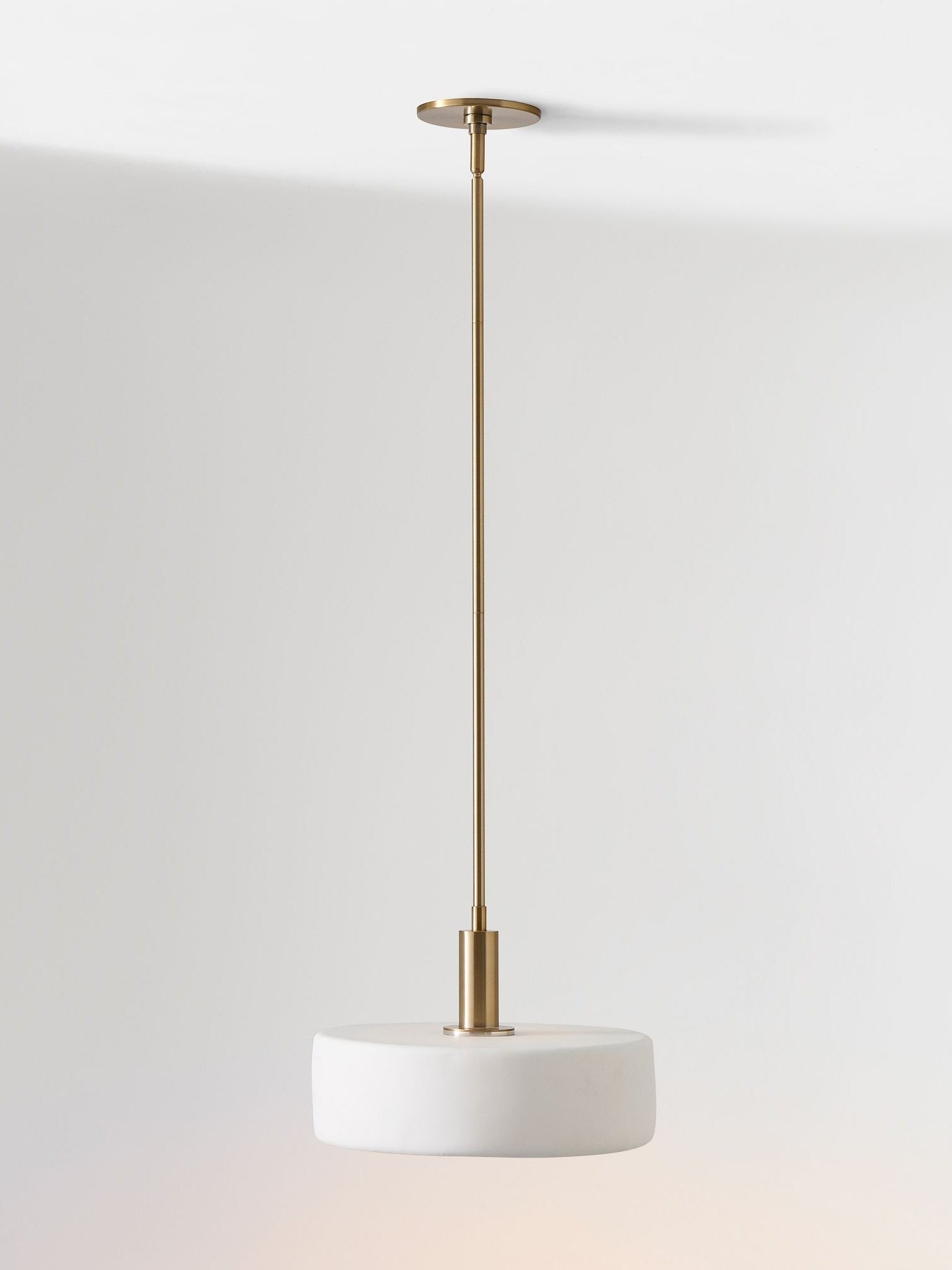 Modern Style Minimalist Porcelain Pendant Light G88