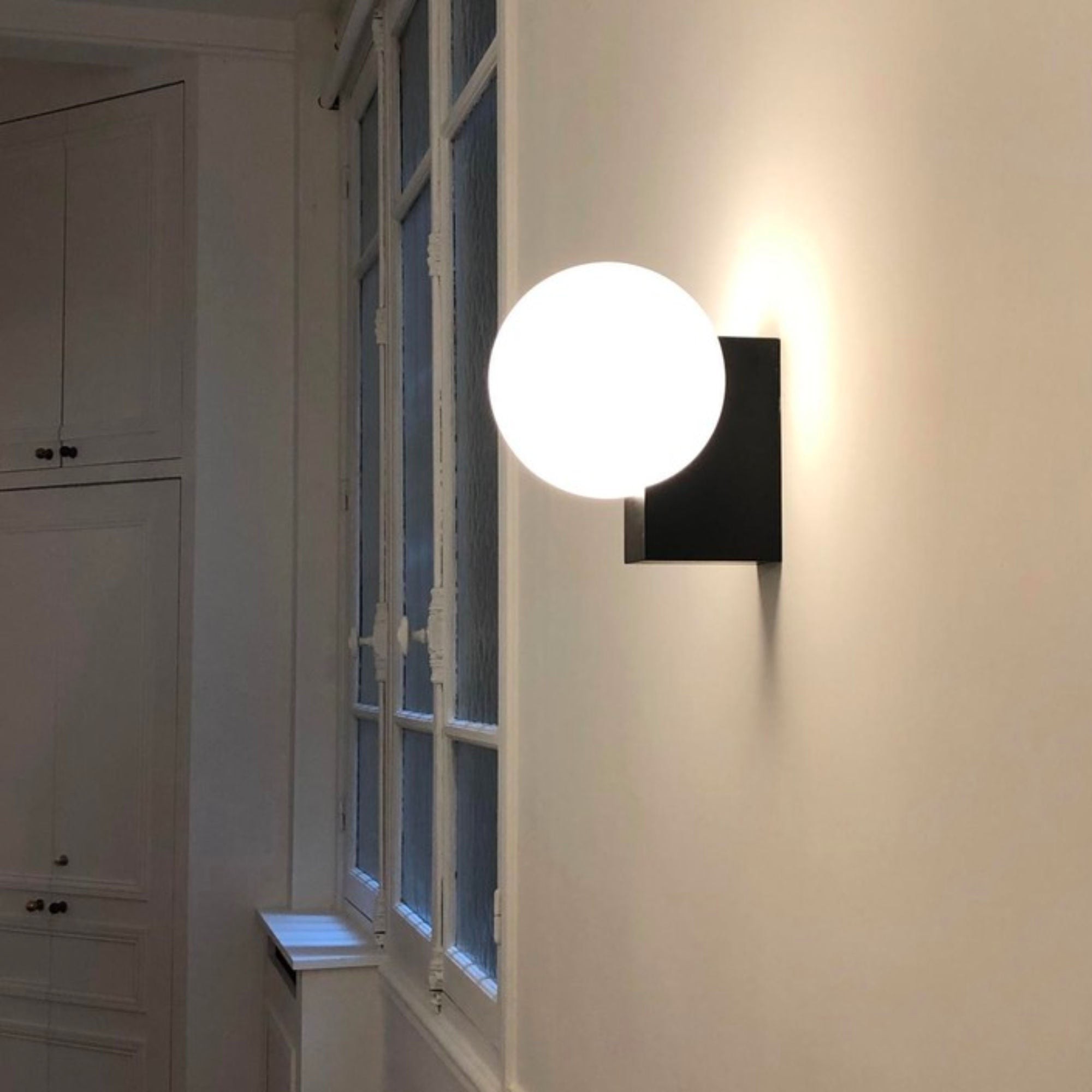 Minimalist Spherical Wall Lamp M444