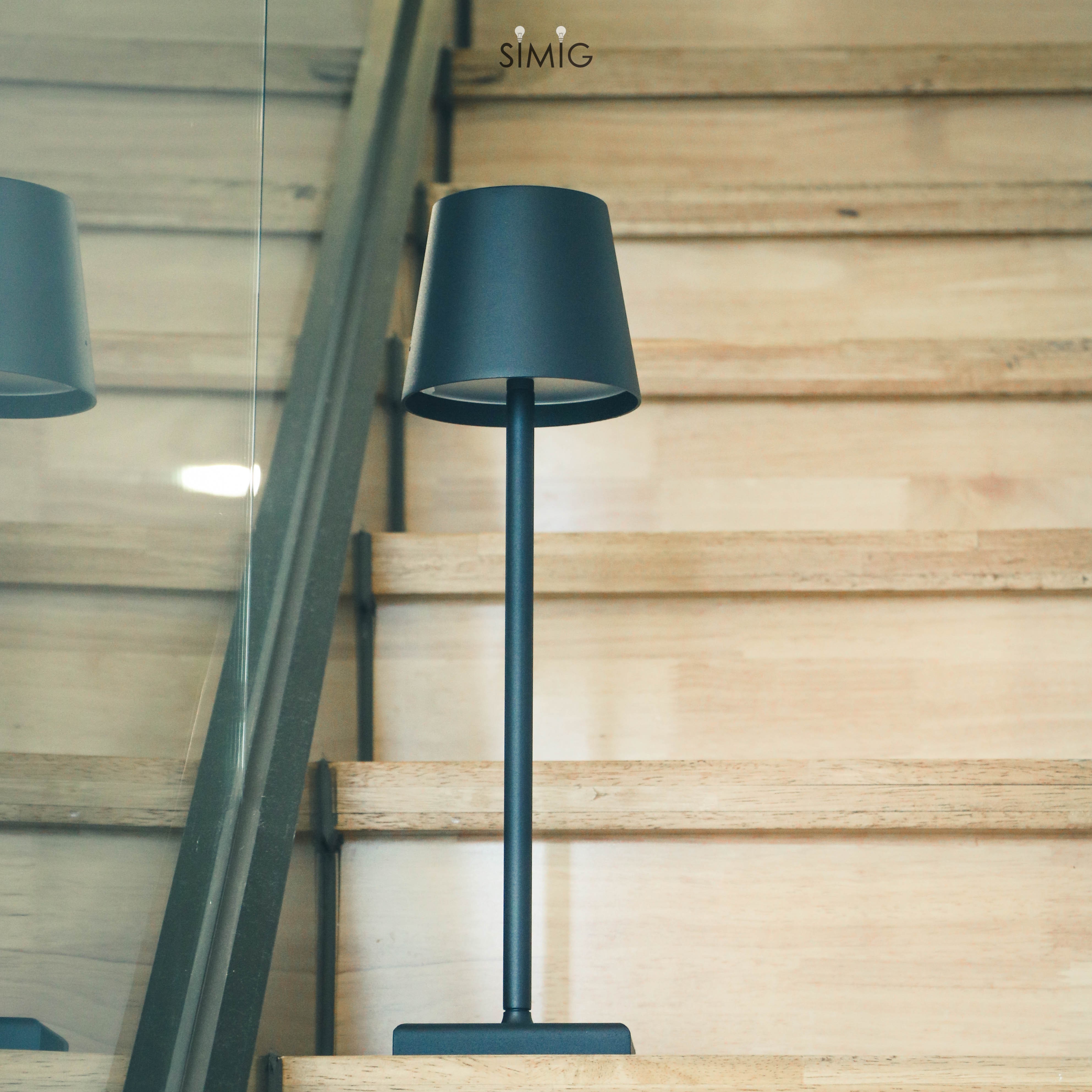 Cordless Rechargeable LED Table Lamp S18