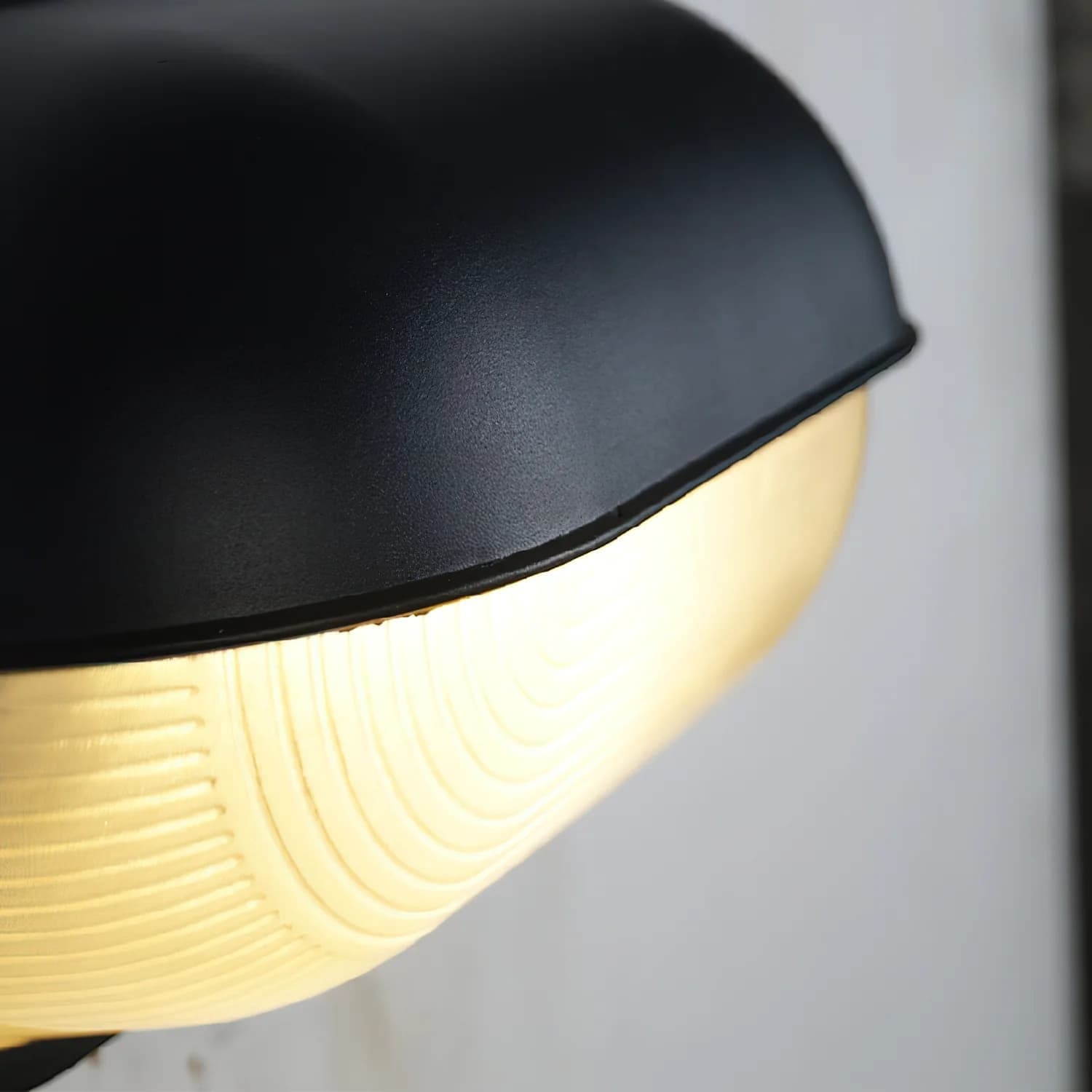 Docka Minimalist Outdoor Wall Light - Vintage Style Exterior Lighting T1200