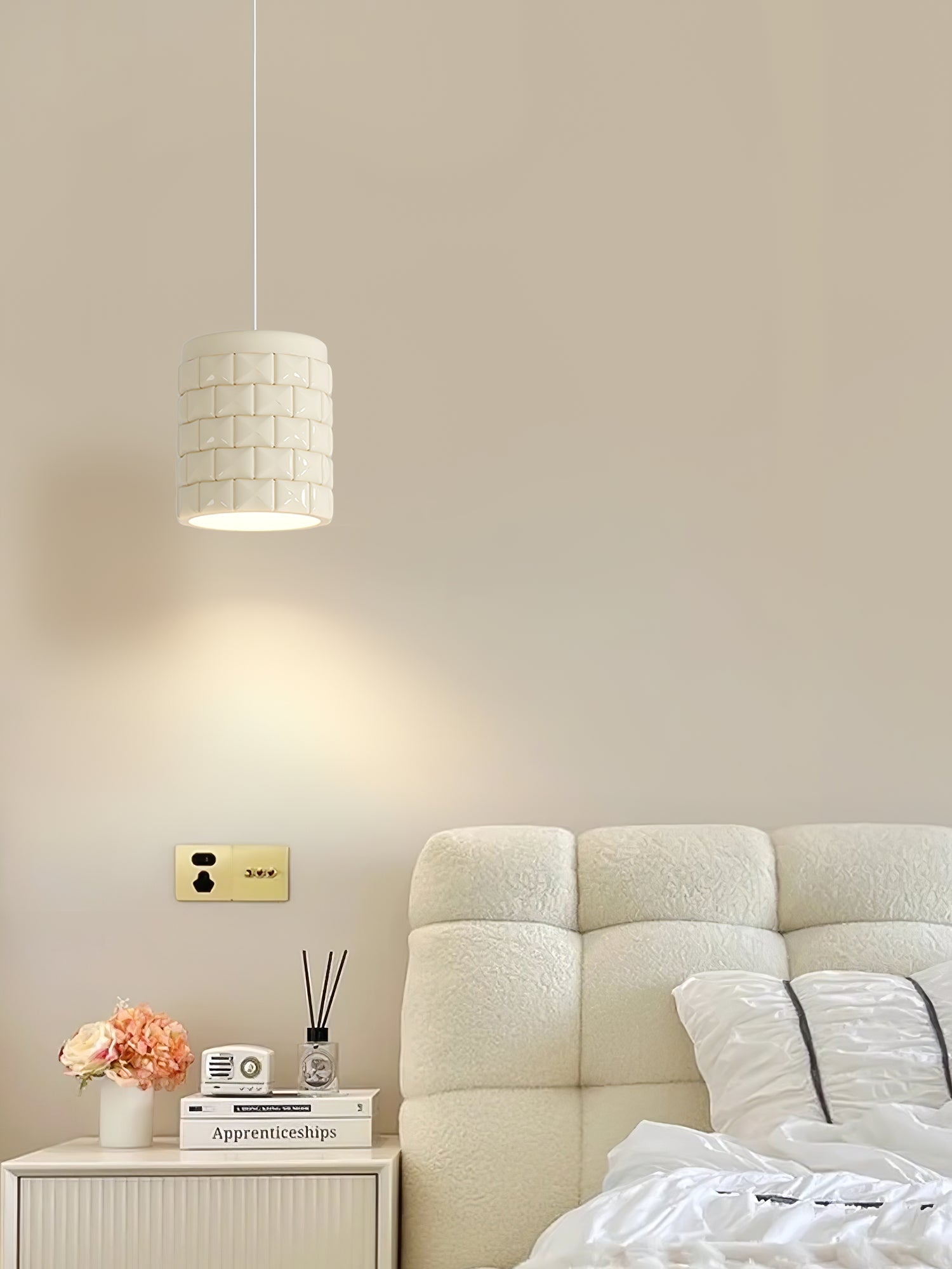 Lysne Girl Pendant Lamp T1634