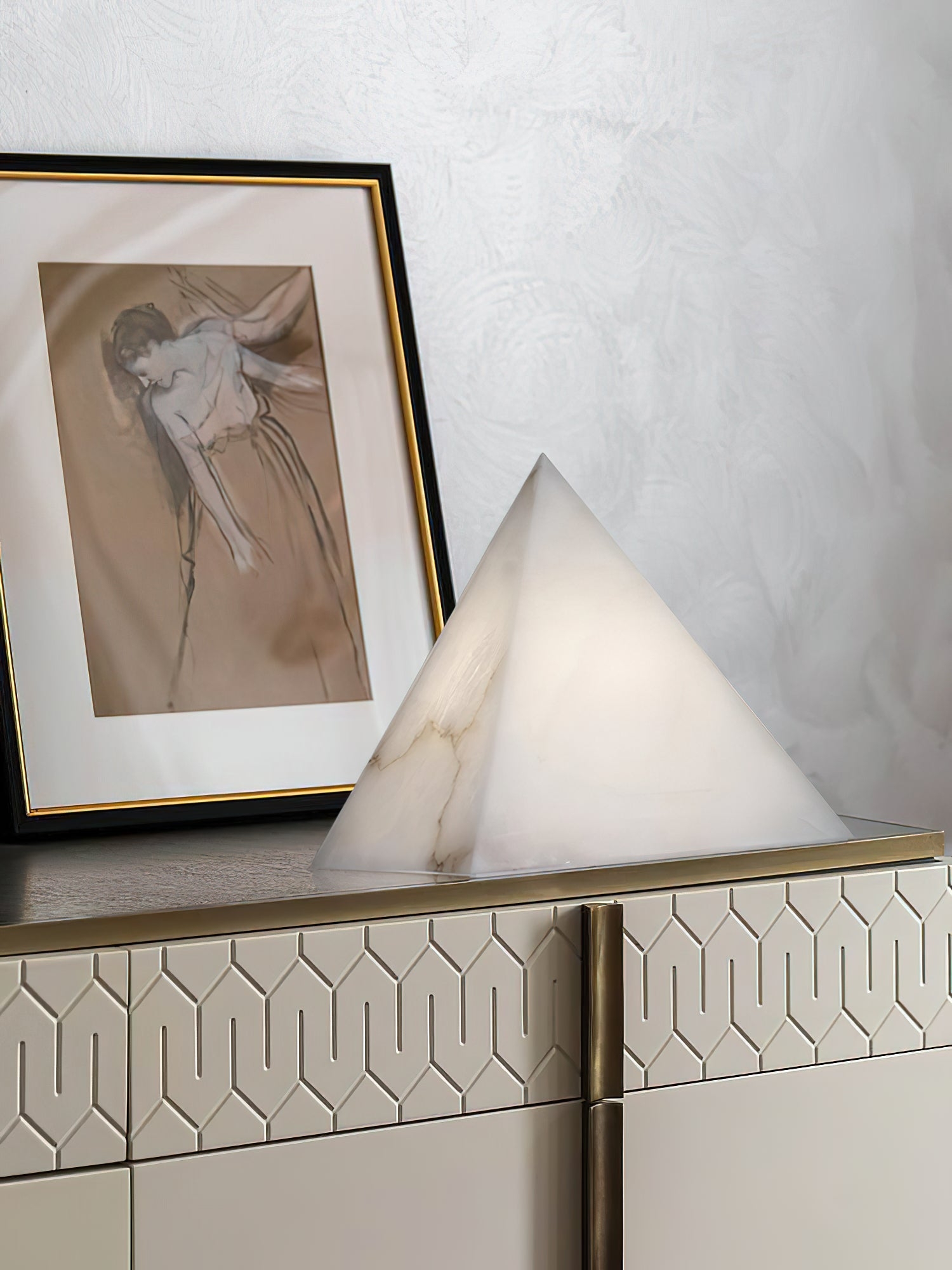 Alabaster Pyramid Table Lamp T1652