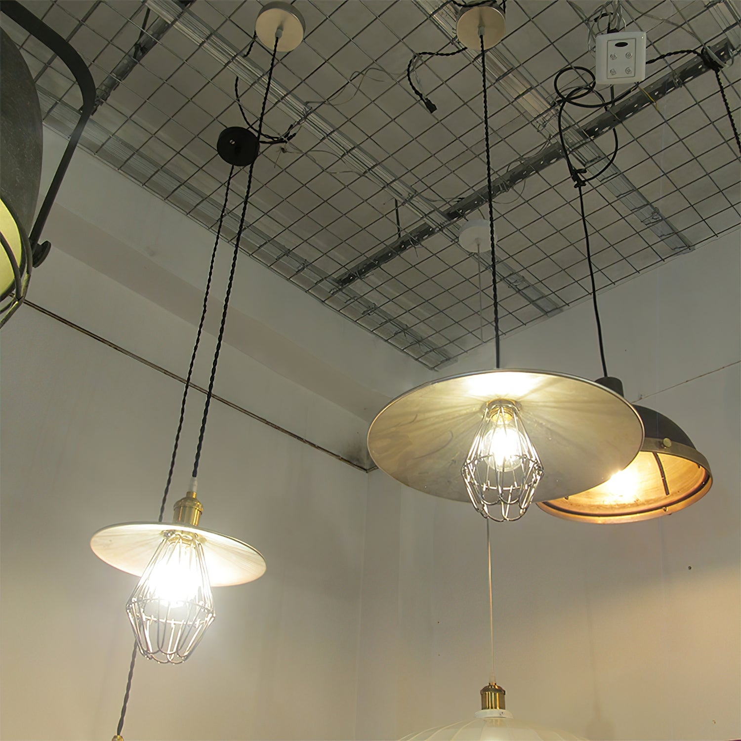 Cantina Pendant Light T1697