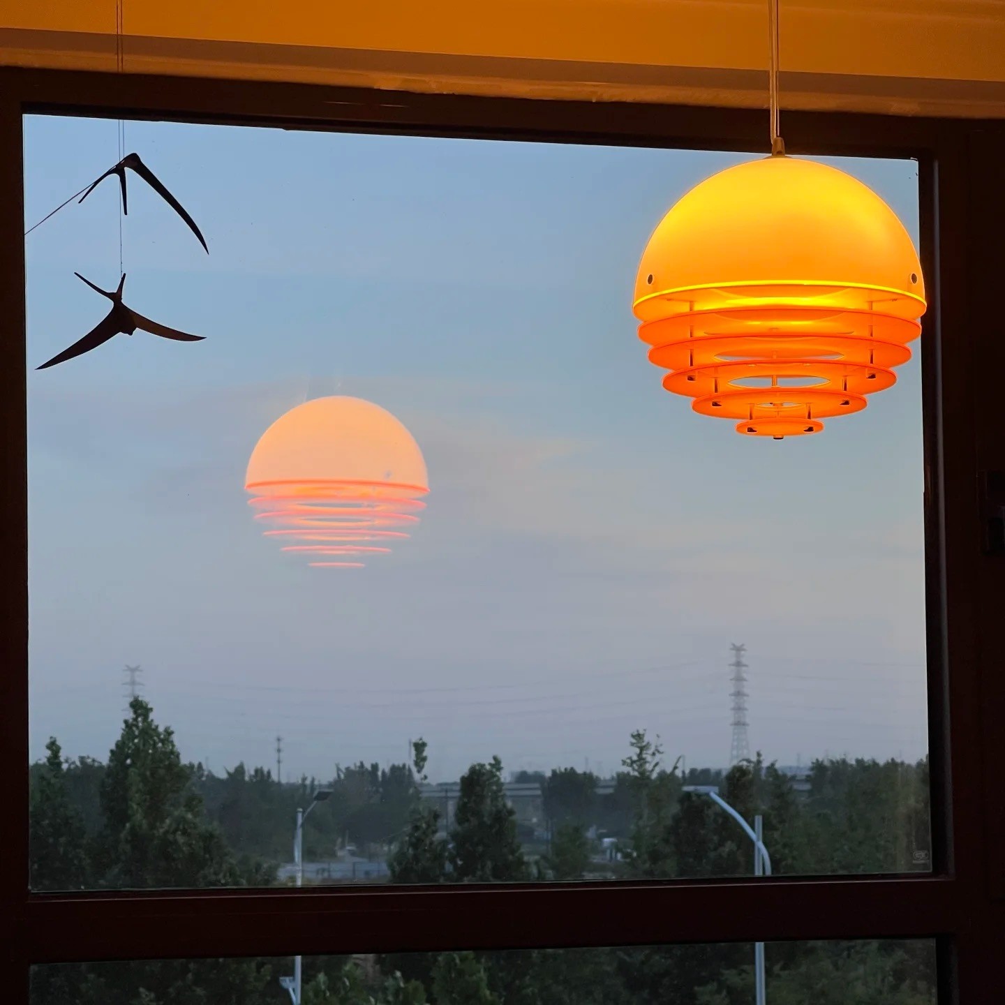 Bauhaus Sunset Pendant Lamp - Warm Ambient Lighting for Living Room S213