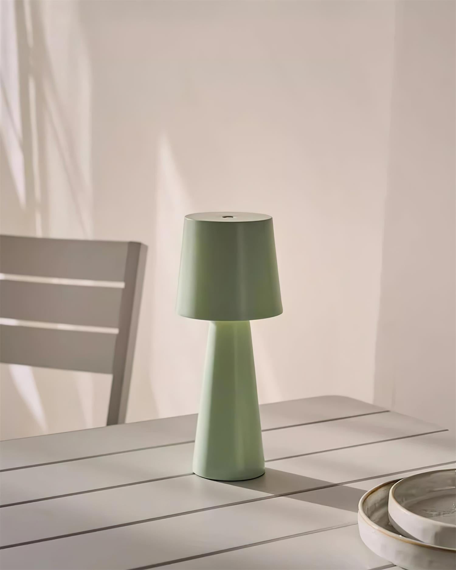 Modern Conical Metal Table Lamp M210