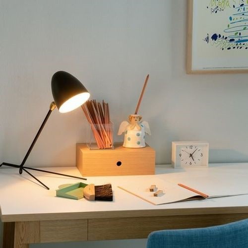 Solavo Tripod Table Lamp - Modern Minimalist Metal Design for Desk