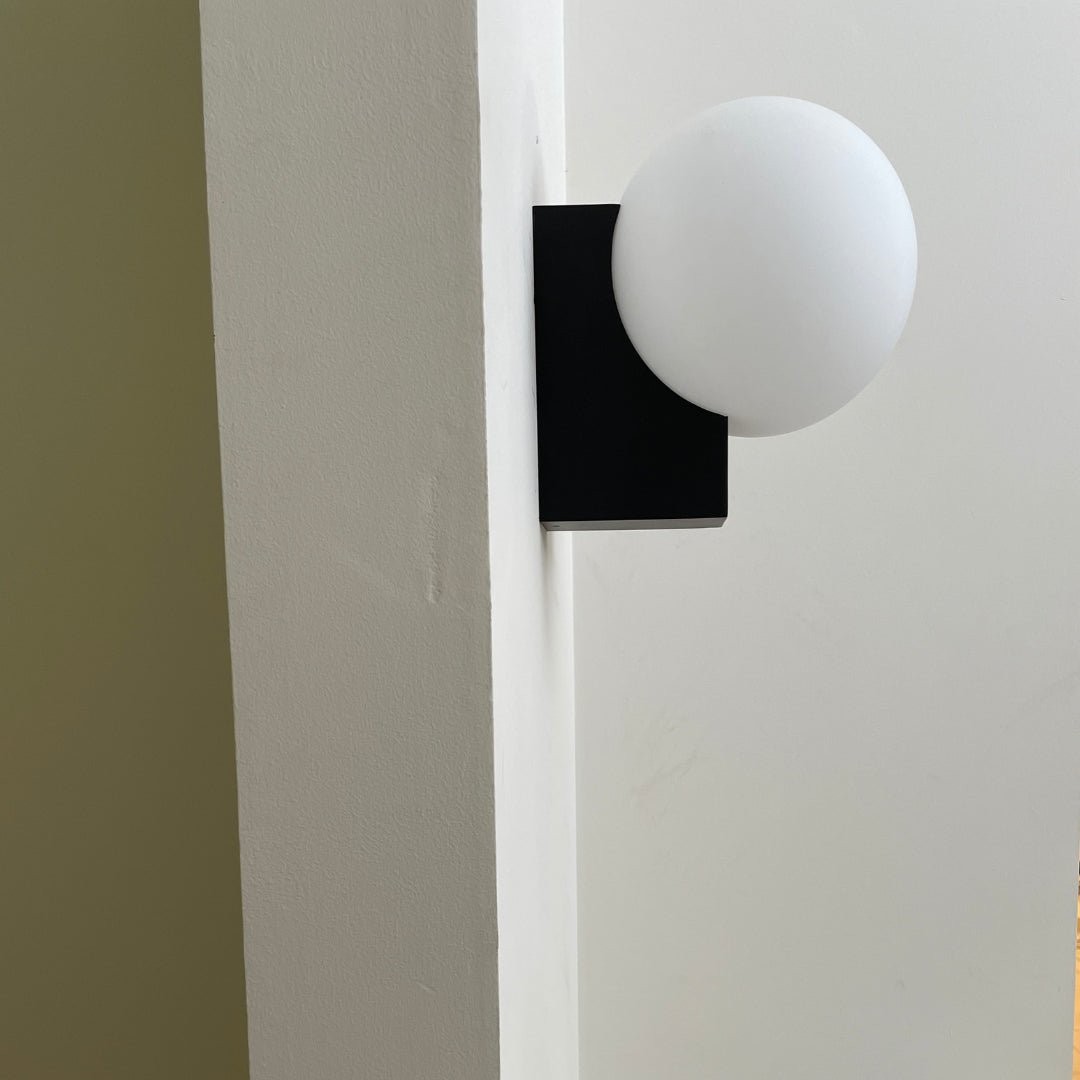 Minimalist Spherical Wall Lamp M444