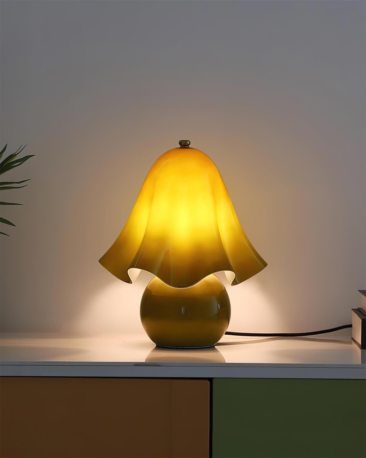 Bellina Sculptural Bell Flower Table Lamp - Accent Lighting for Room T281