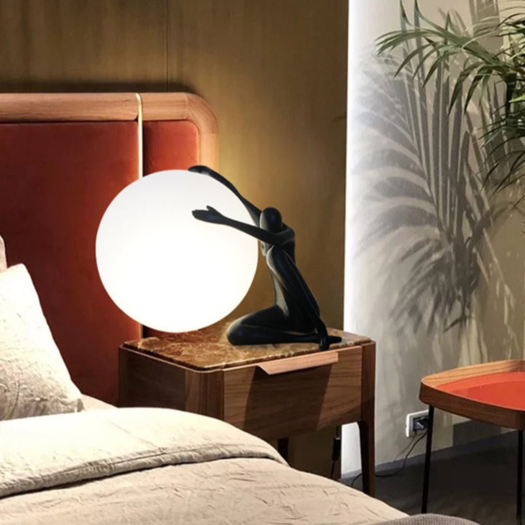 Humanoid Ball Holding Table Lamp M583