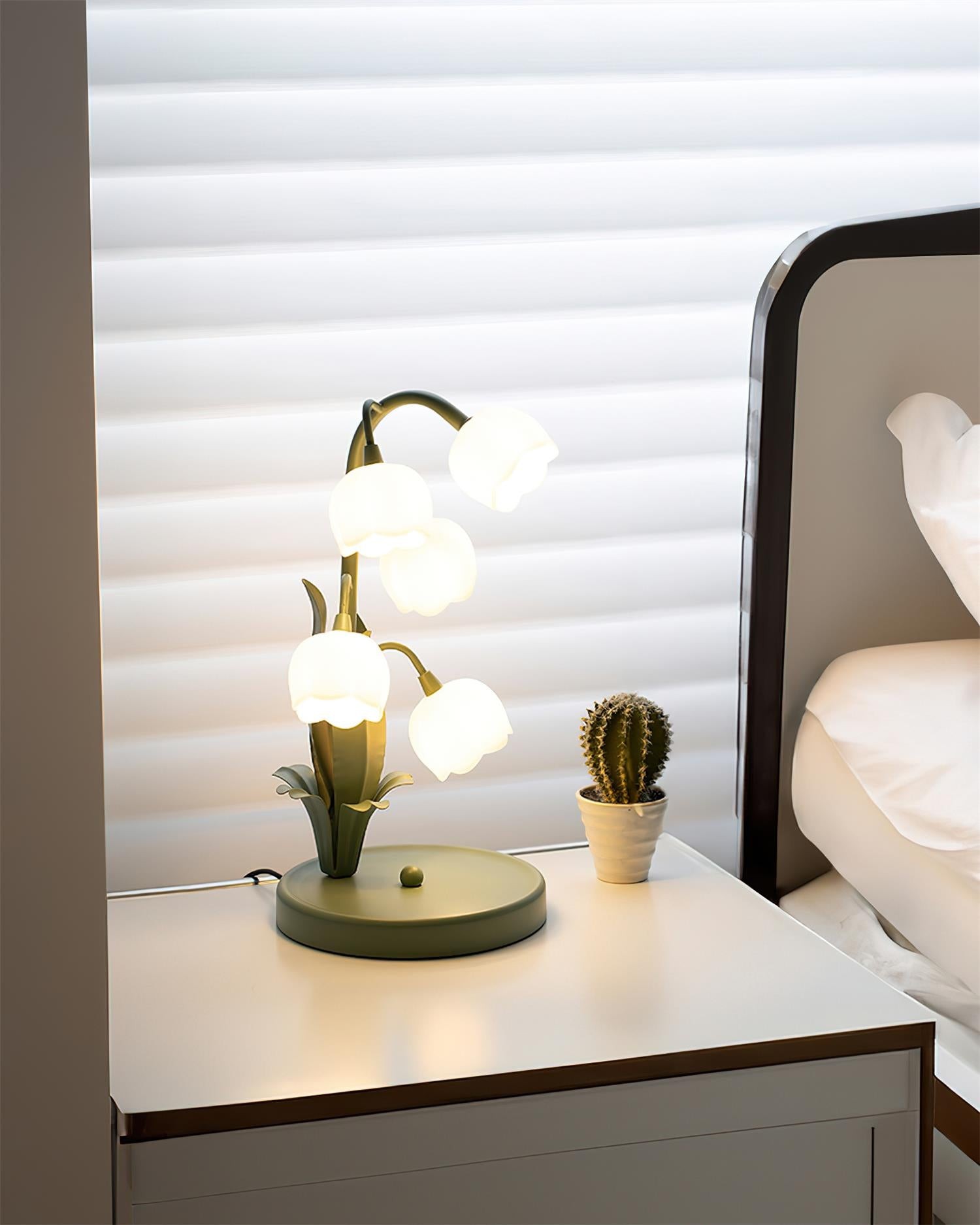 Lily Of The Valley Table Lamp P062