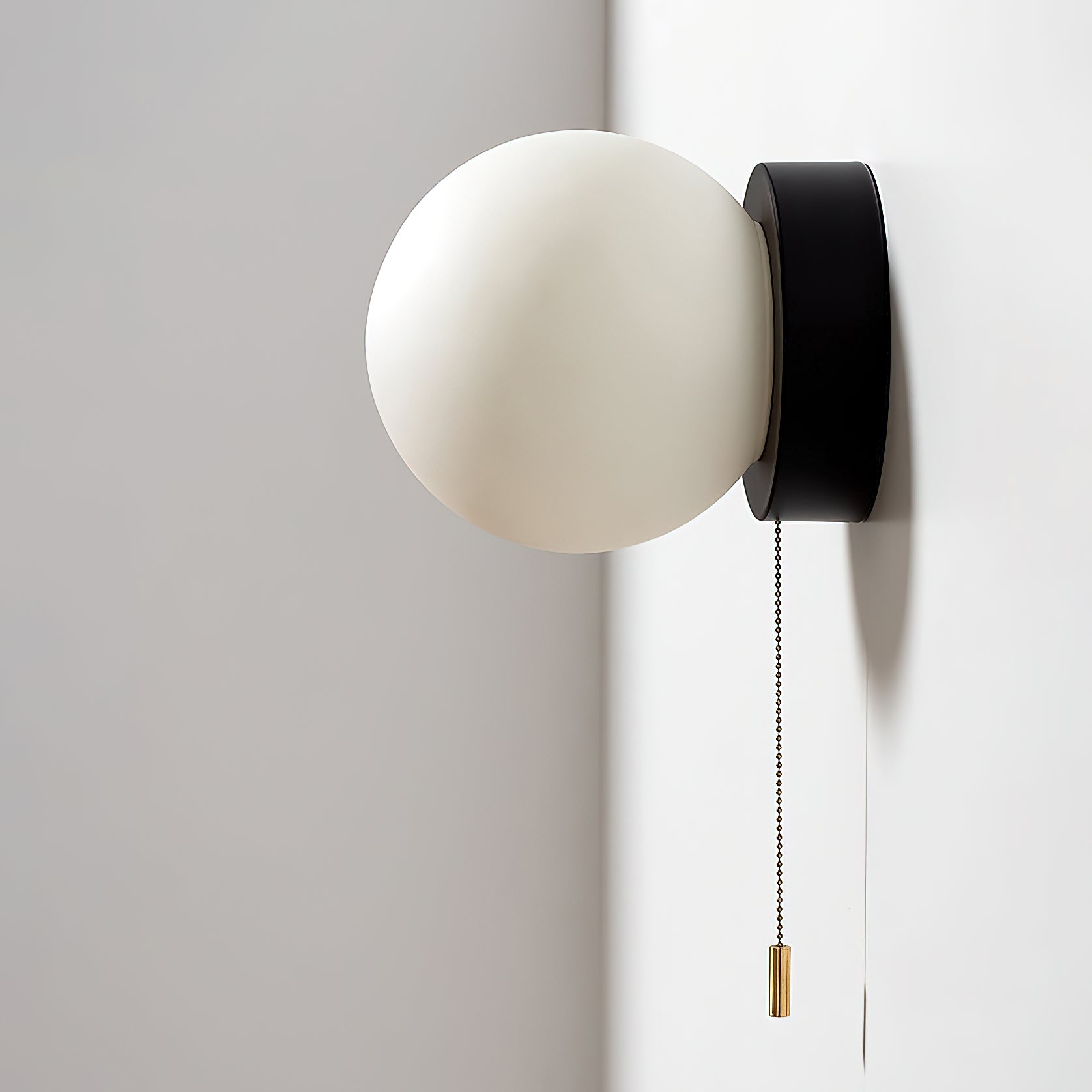 Gram Wall Lamp T1918