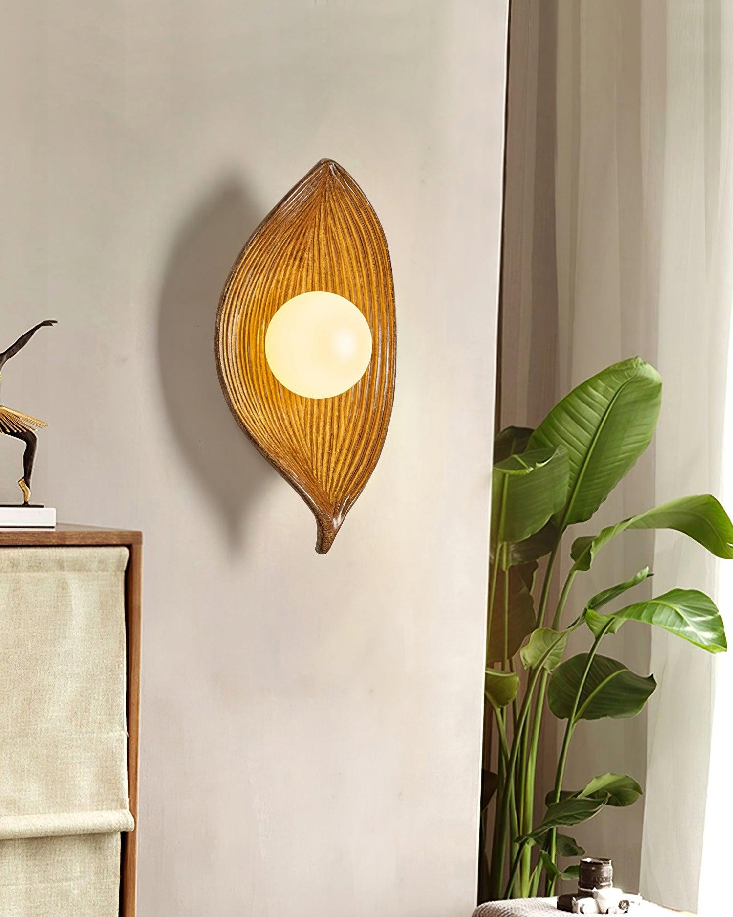 Contemporary Nordic Leaf Resin Wall Light M268