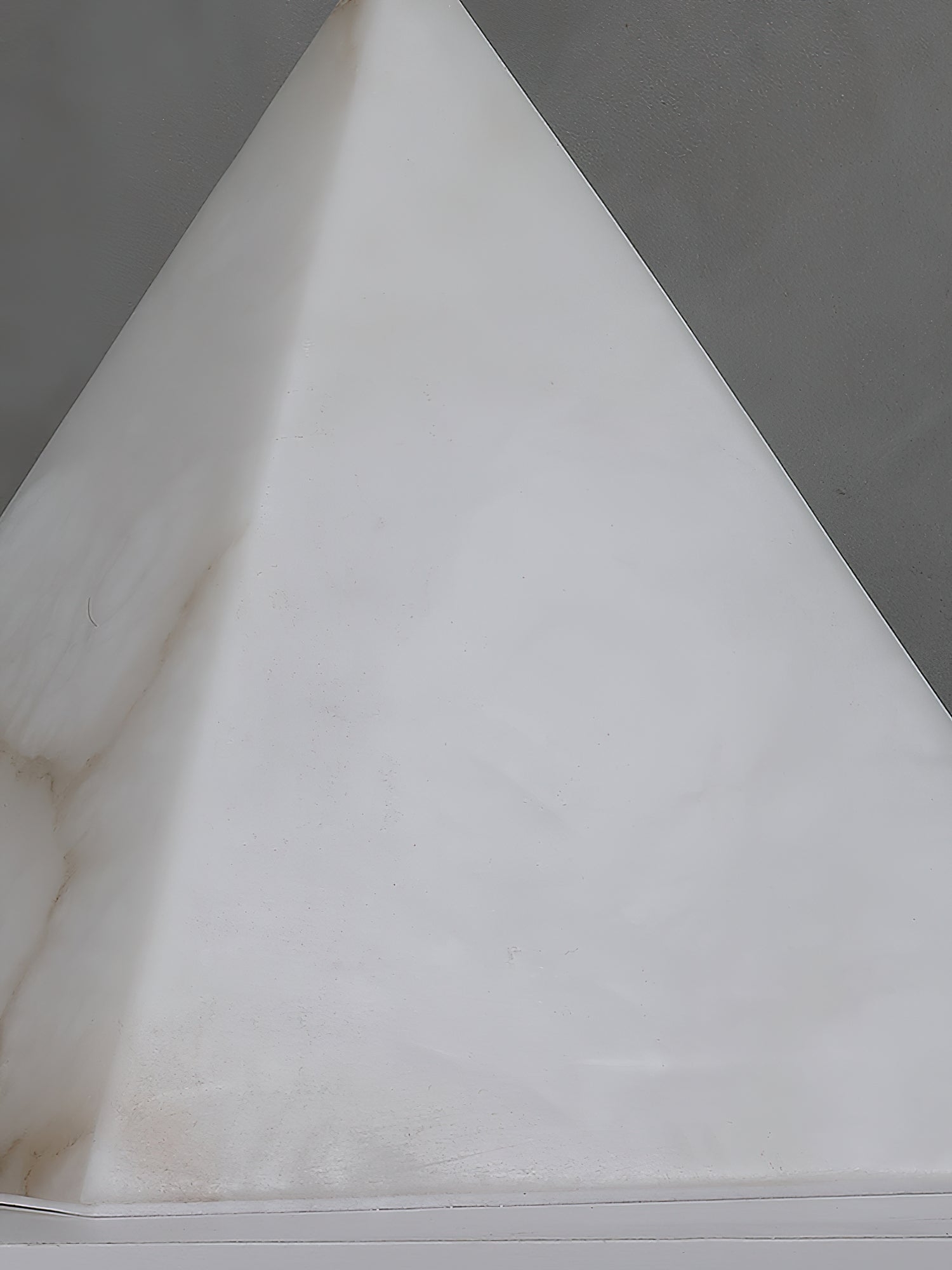 Alabaster Pyramid Table Lamp T1652