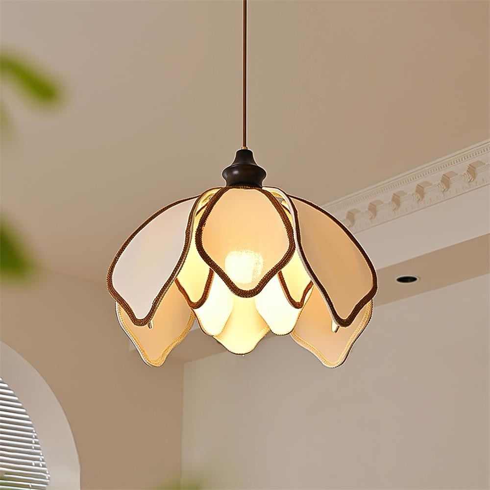 Vintage Cream Petal Pendant Lamp M122