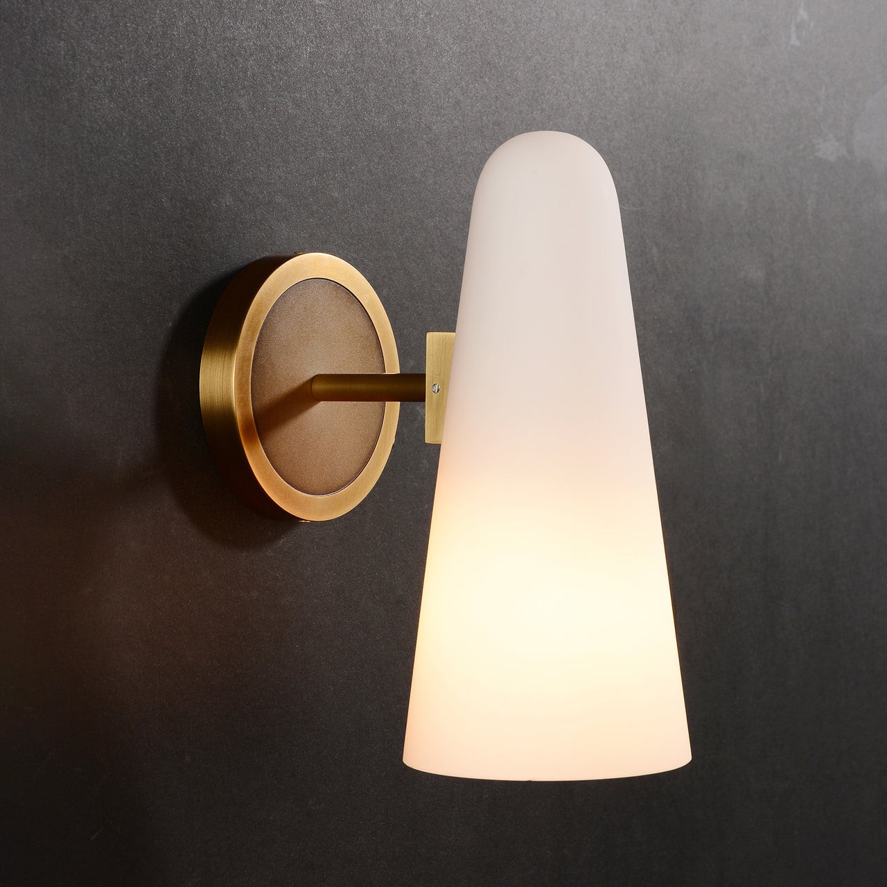 Nordic Simple Light Luxury Brass Wall Lamp M31