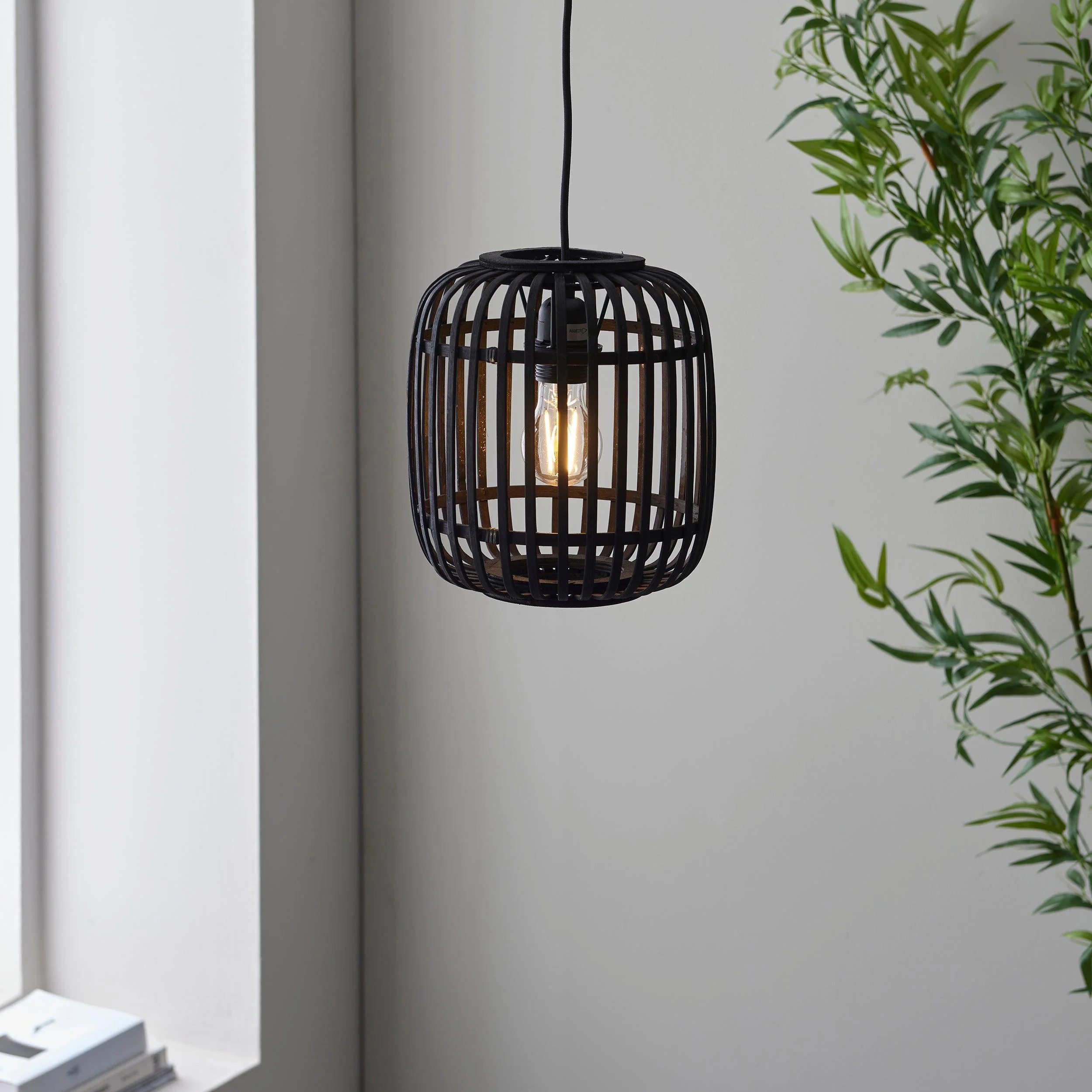 Yumeko Adjustable Bamboo Pendant Lamp - Natural Cage Ceiling Light Perfect for Living & Dining Rooms T999
