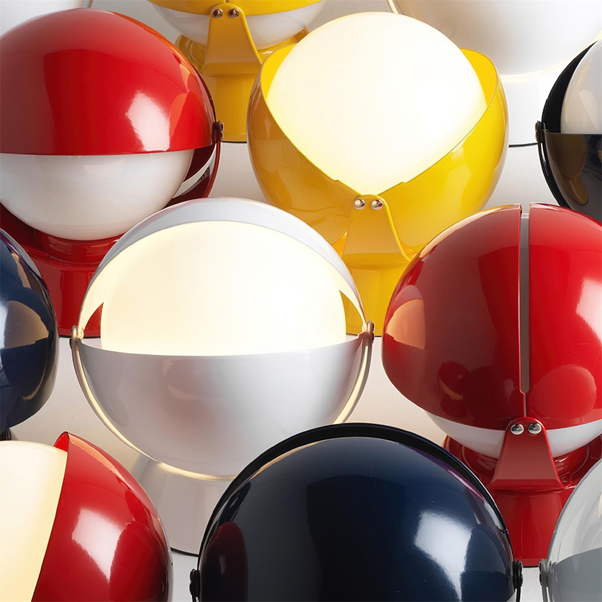 Modern Creative Metal Spherical Table Lamp for Kids Room M241