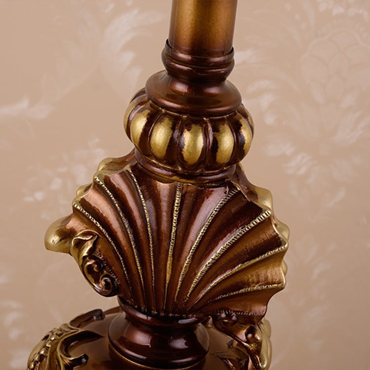Pastoral Flower Lampshade Carved Table Lamp M497
