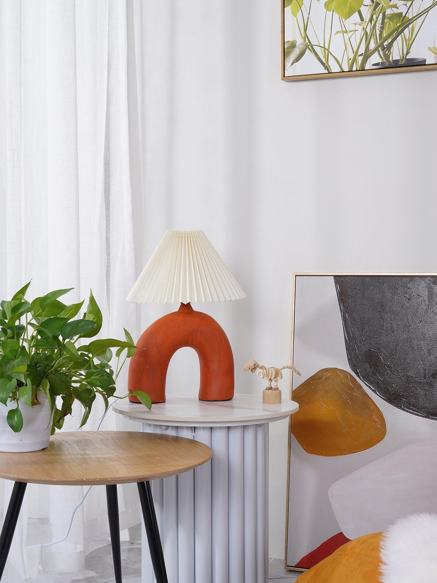 Arched Pleated Table Lamp M391