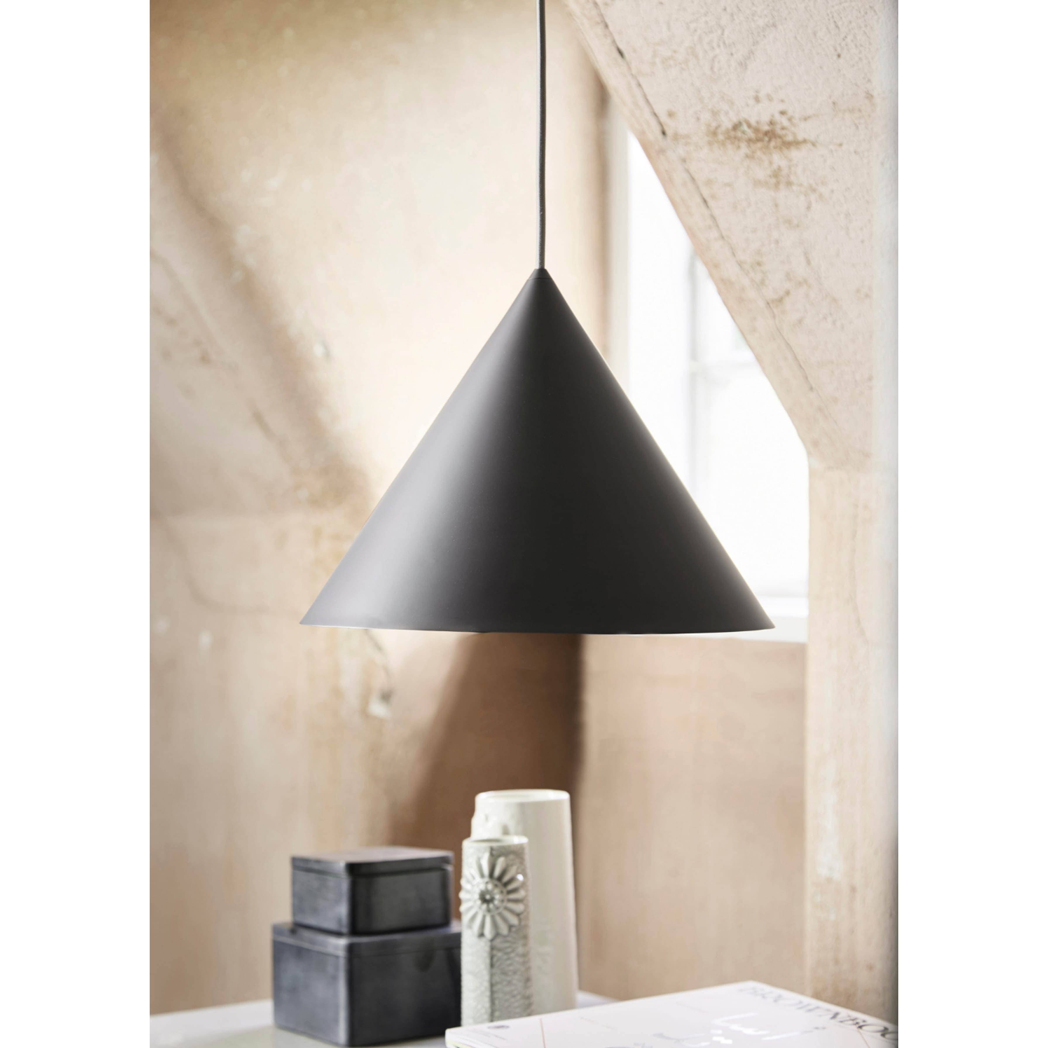Benjamin Pendant Lamp T1809