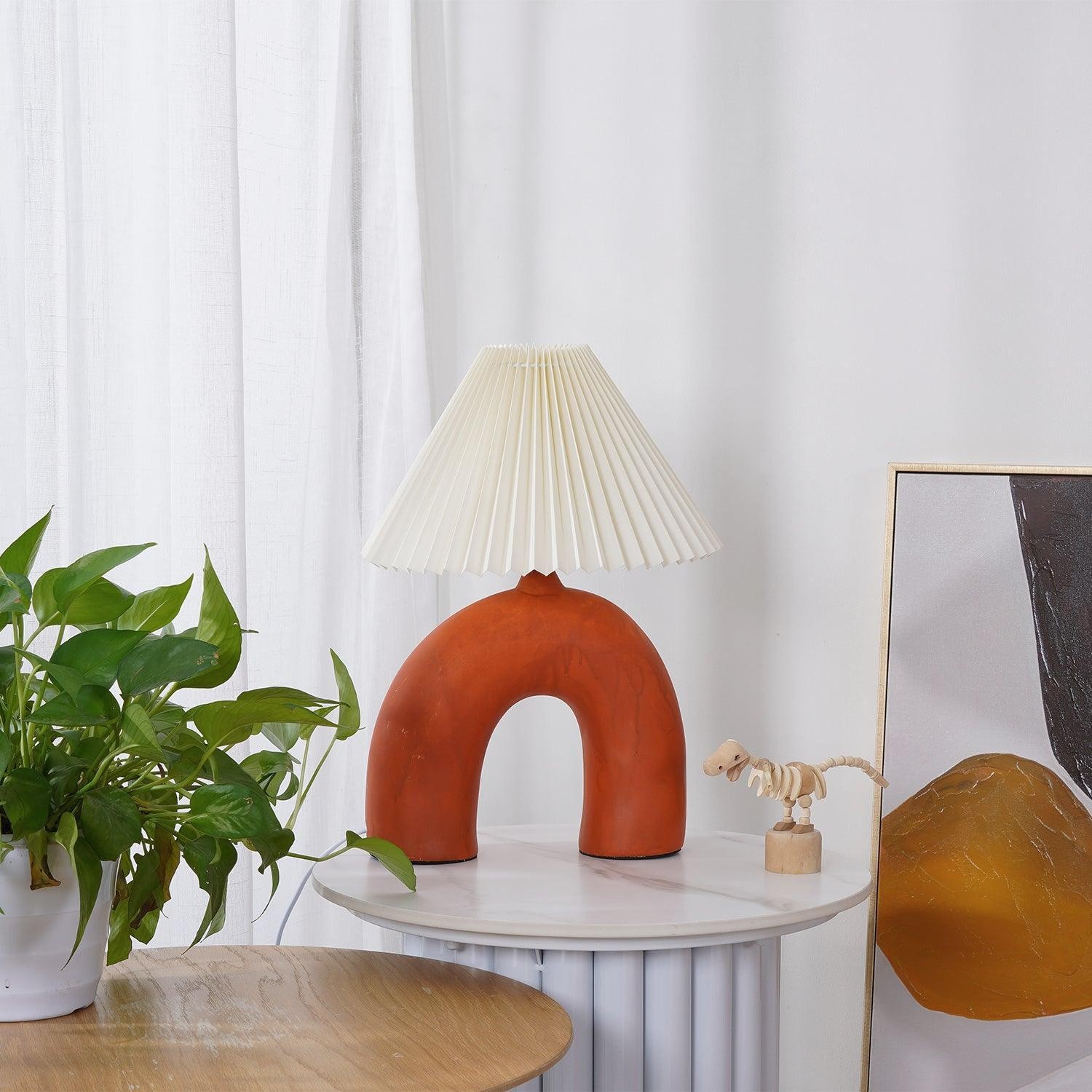 Arched Pleated Table Lamp M391