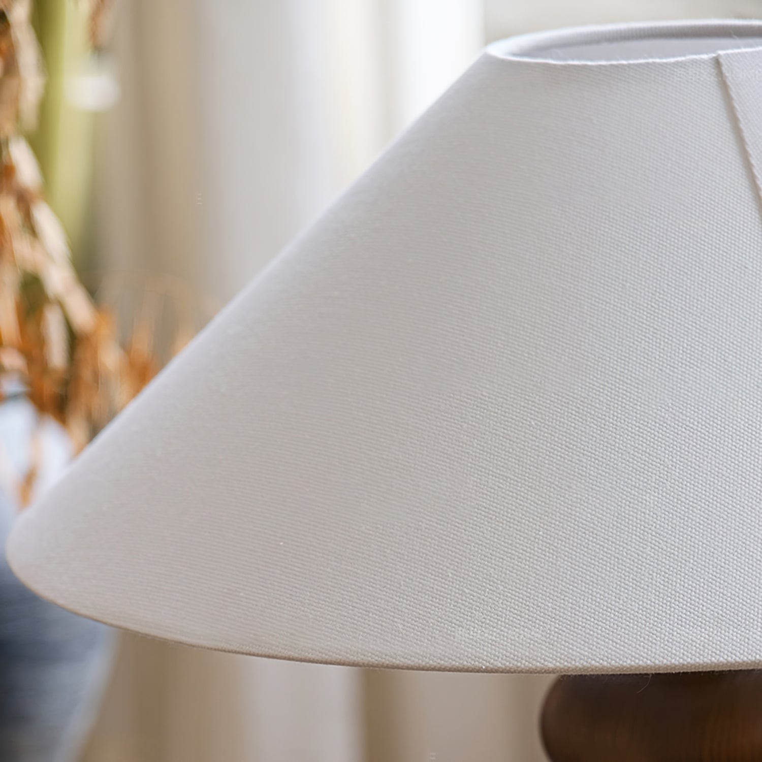 Nordic Retro Solid Wood Table Lamp M61