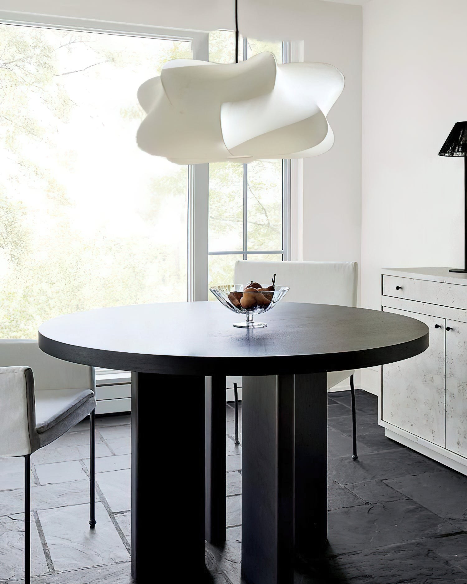 Sleek Modern Pendant Light - Adjustable Suspension for Dining Rooms M57