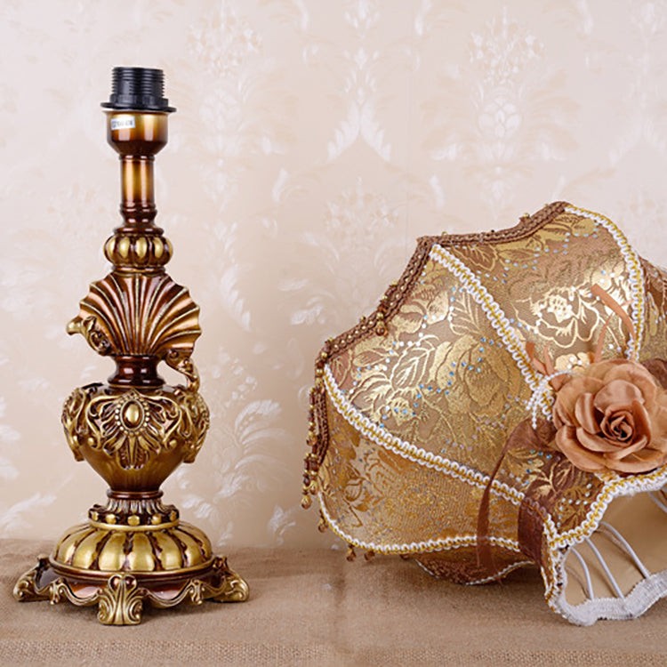 Pastoral Flower Lampshade Carved Table Lamp M497