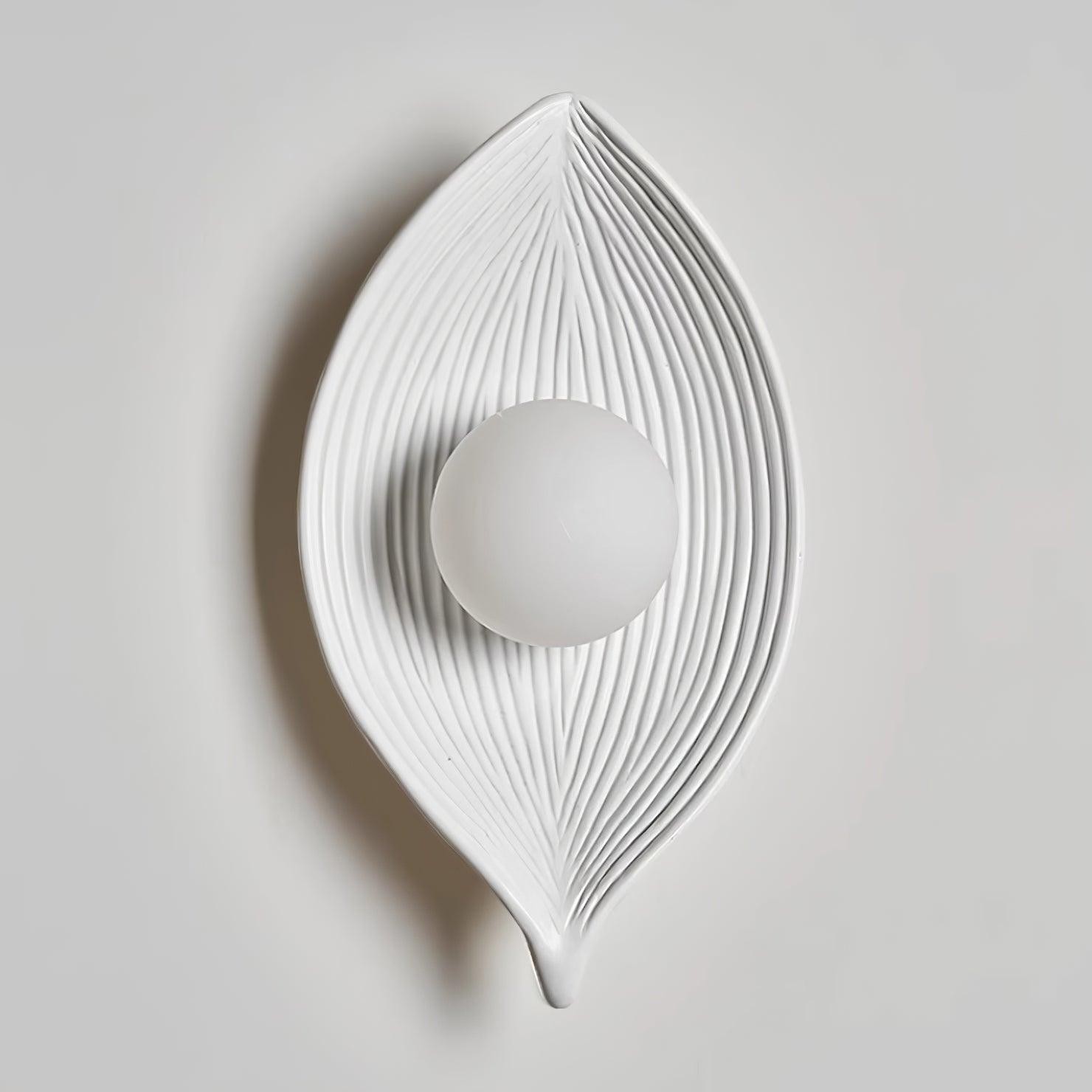 Contemporary Nordic Leaf Resin Wall Light M268