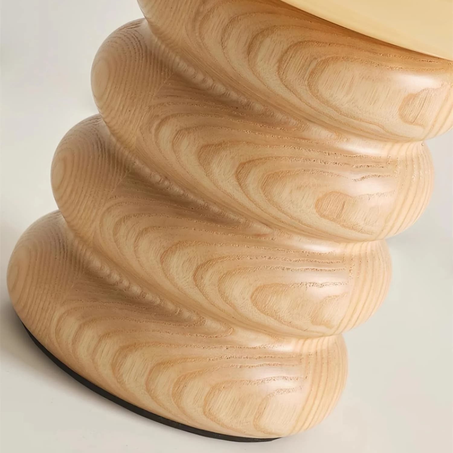 Auralume Modern Accent Lamp - Elegant Design for Desk or Lounge Area T554