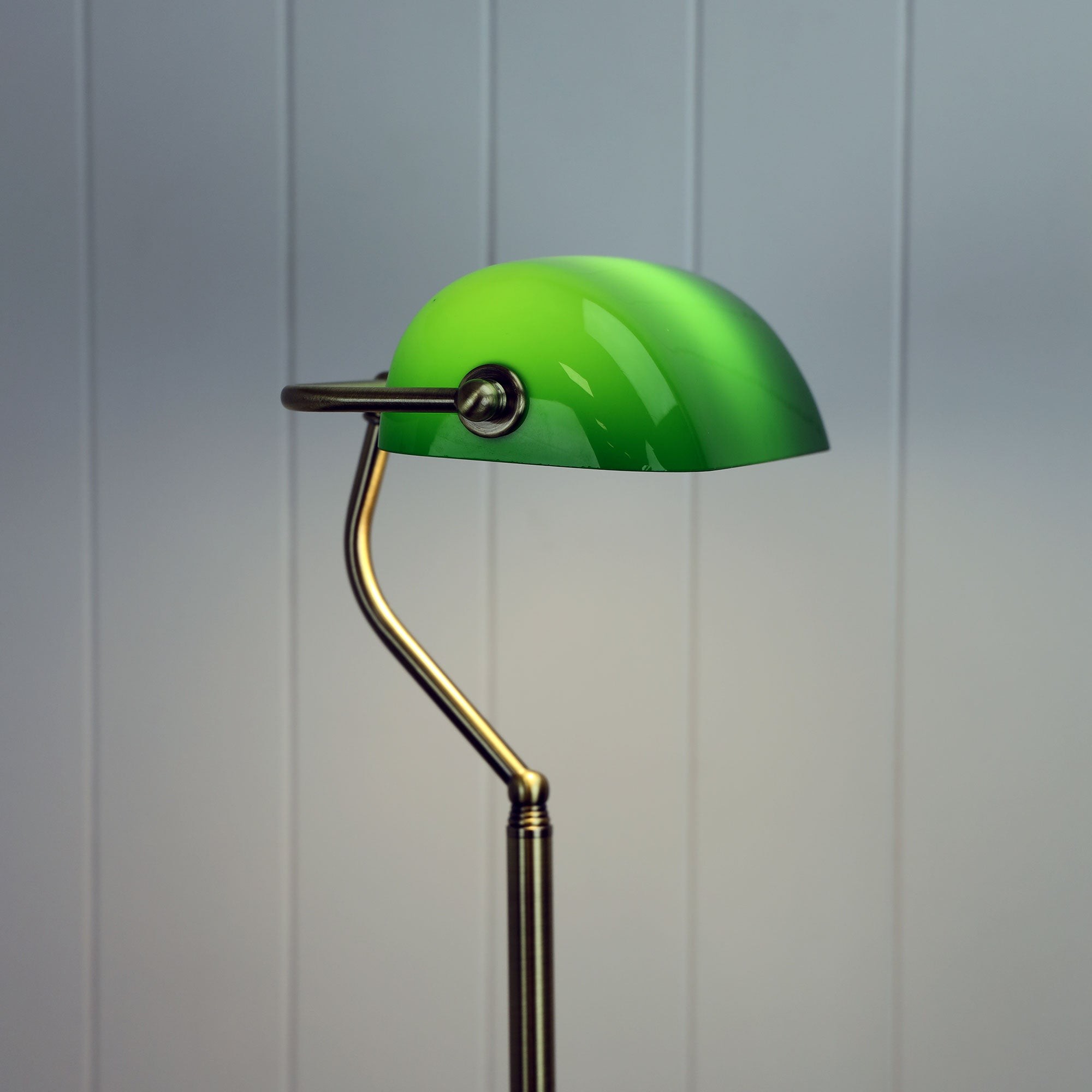 Classic Green Glass Bankers Table Lamp