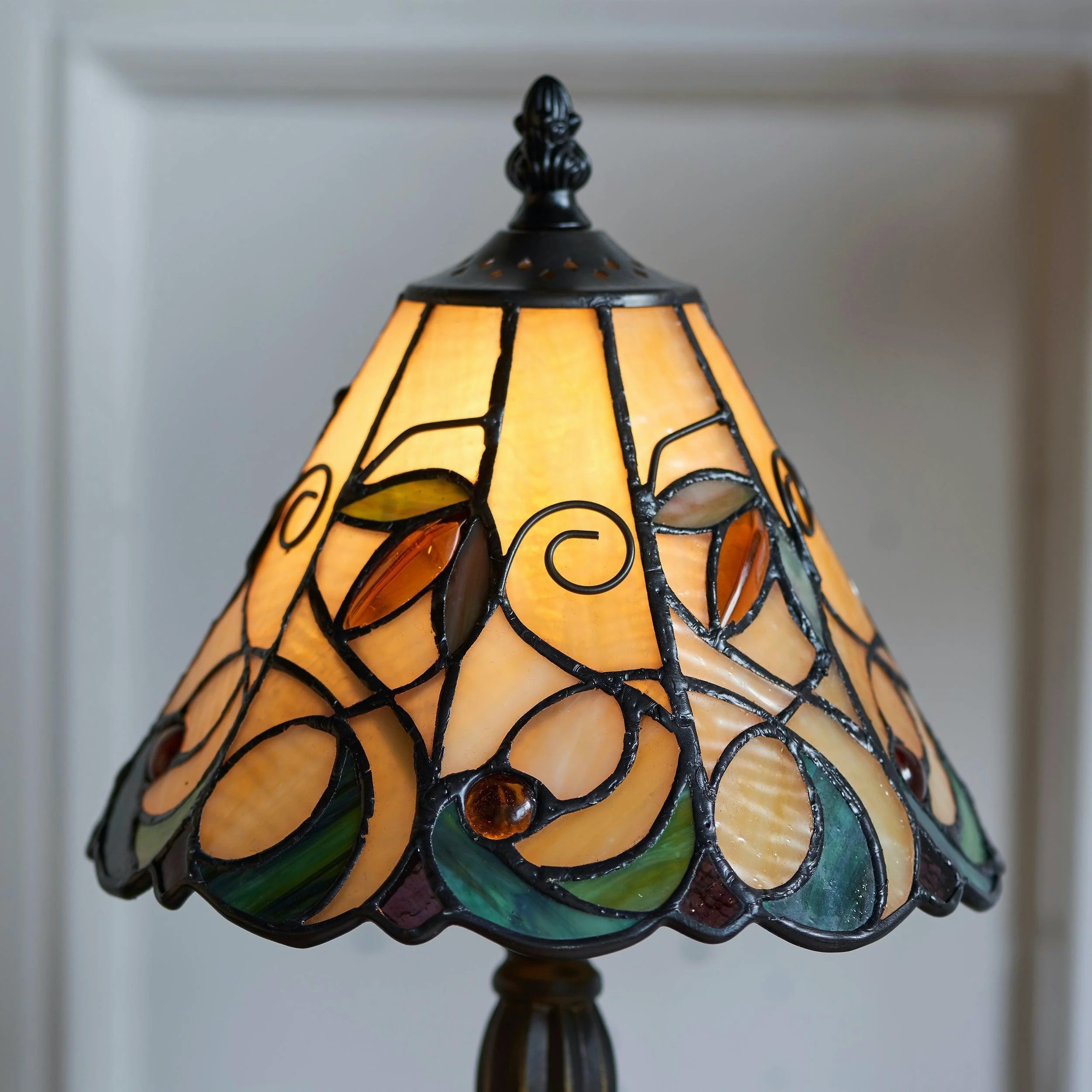 TF Jamelia Classic Stained Glass Table Light Lamp - Handcrafted Glass Light for Bedroom T855